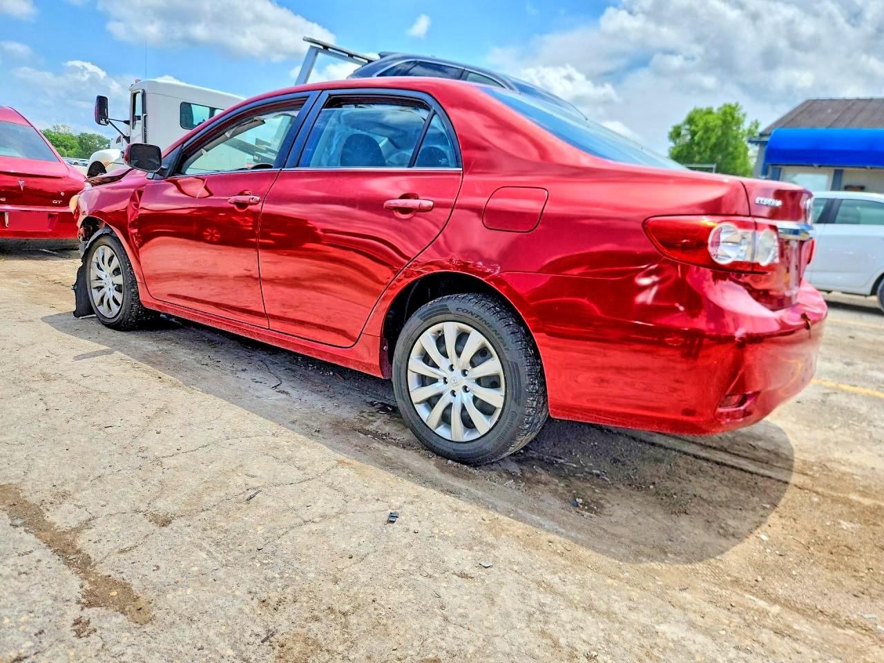 2013 Toyota Corolla Le Red vin: 5YFBU4EE4DP162654