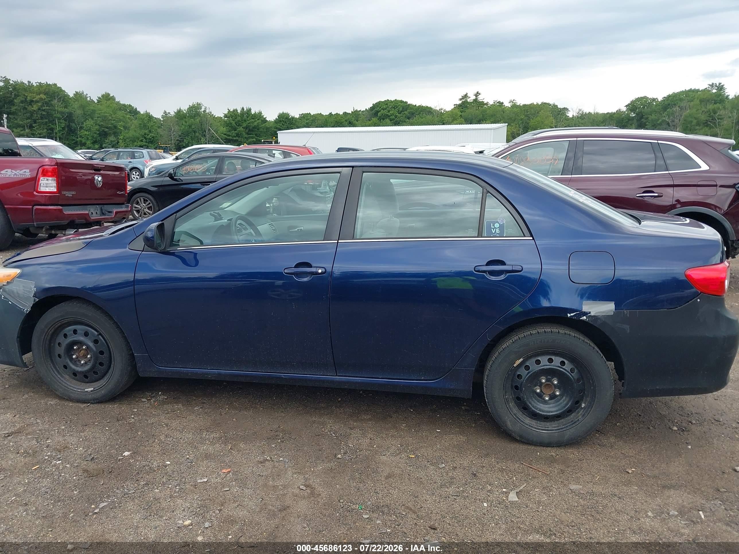2013 Toyota Corolla Le Blue vin: 5YFBU4EE4DP163142