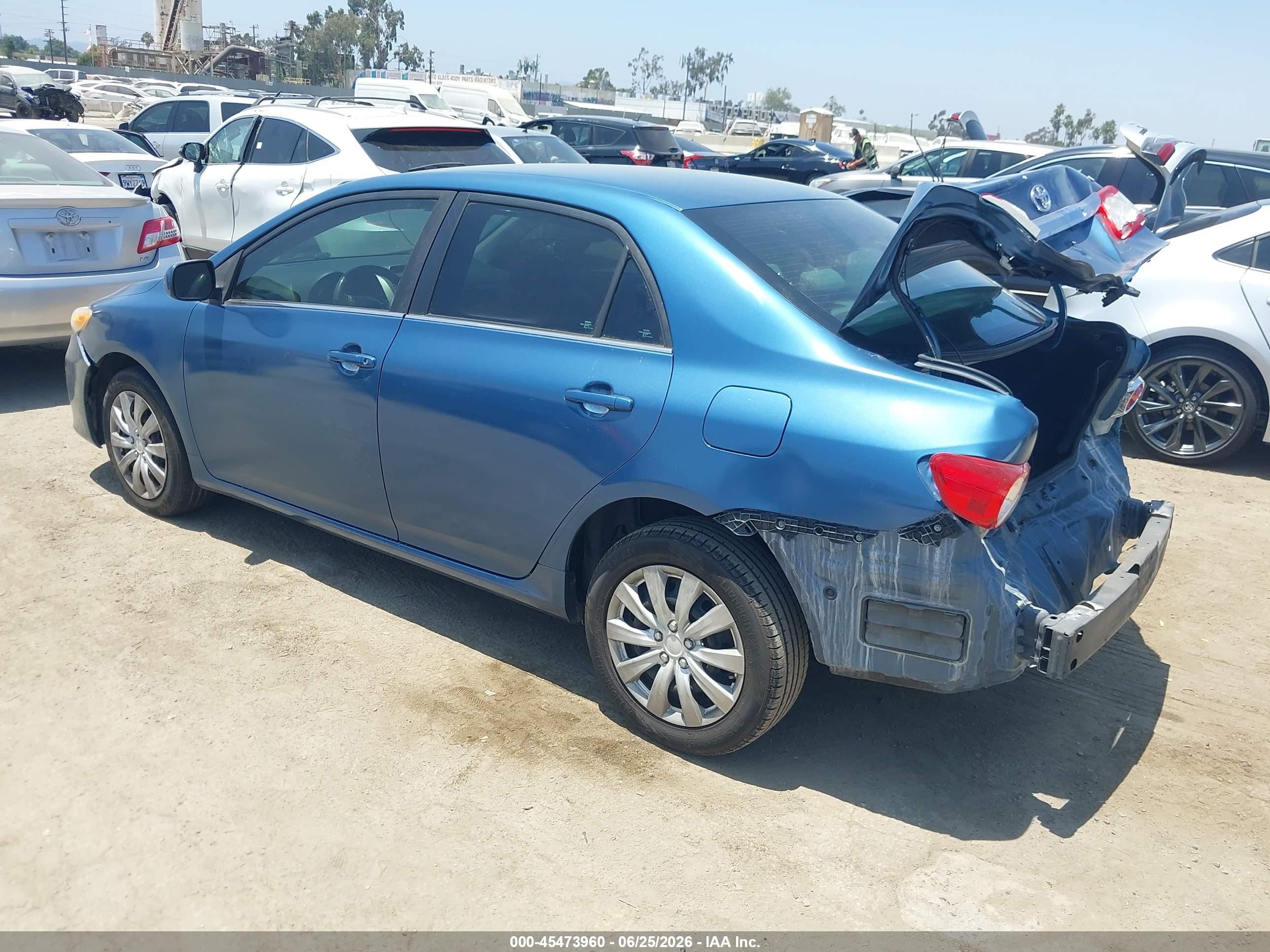 2013 Toyota Corolla Le Blue vin: 5YFBU4EE4DP181169