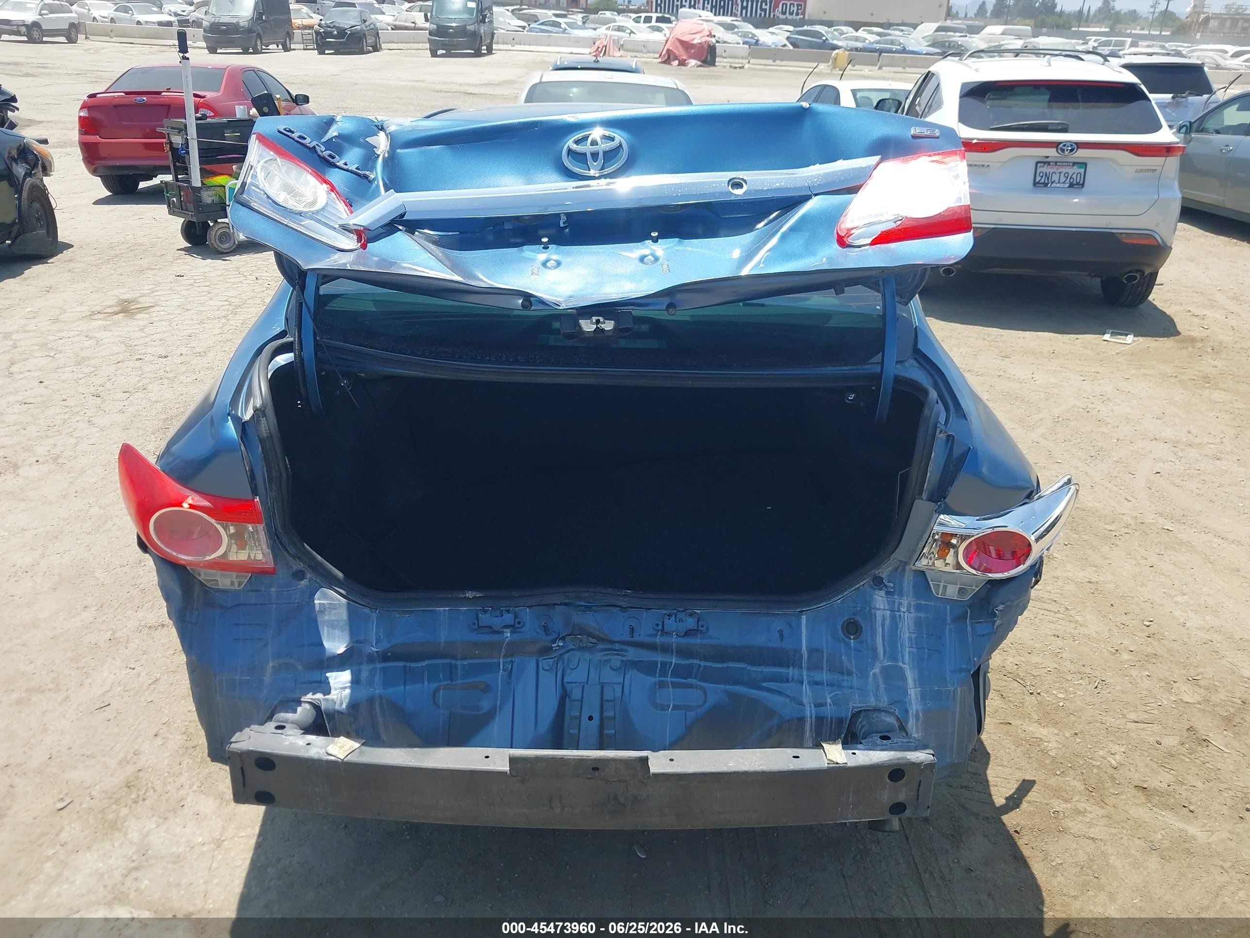 2013 Toyota Corolla Le Blue vin: 5YFBU4EE4DP181169