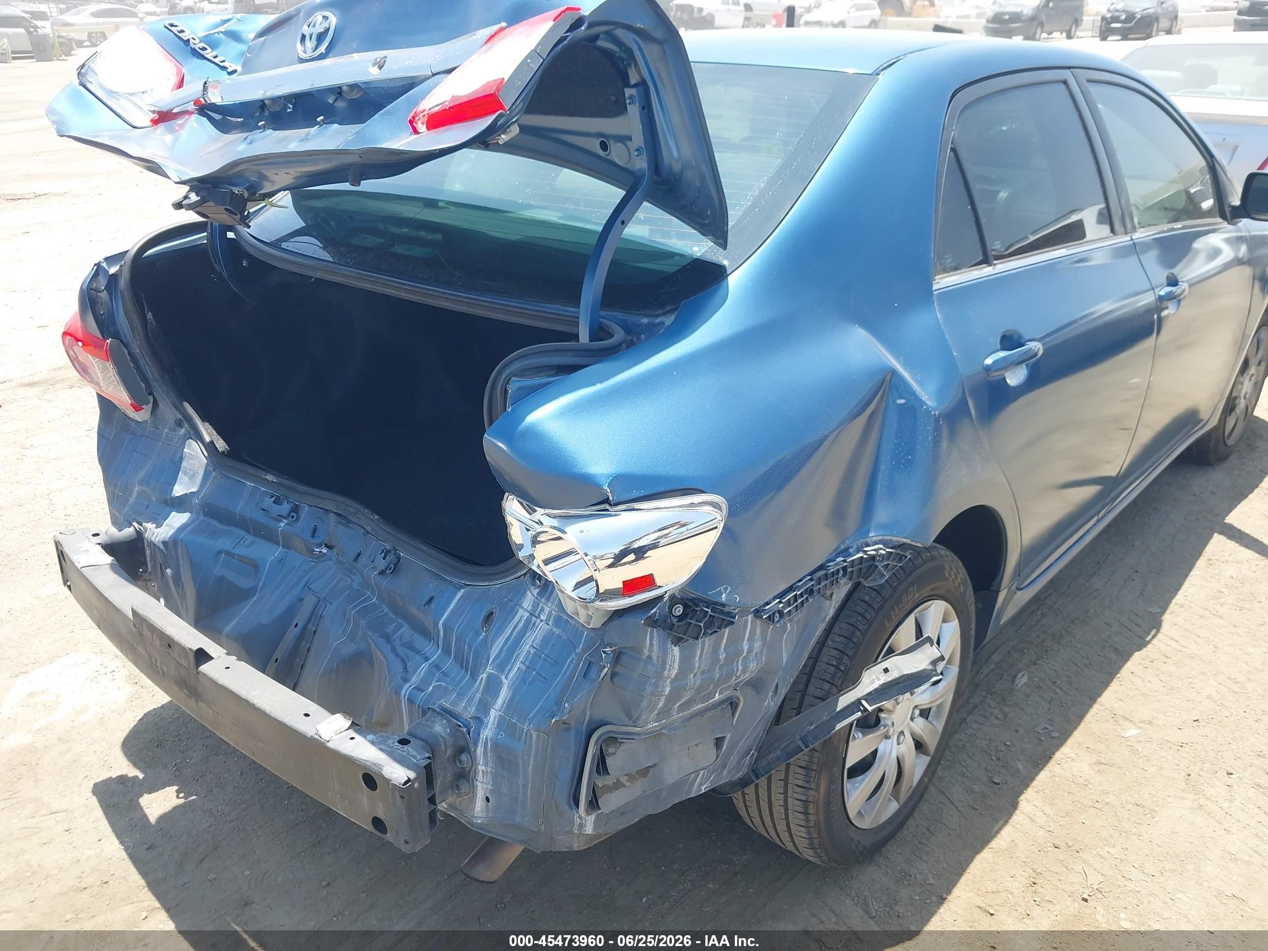 2013 Toyota Corolla Le Blue vin: 5YFBU4EE4DP181169