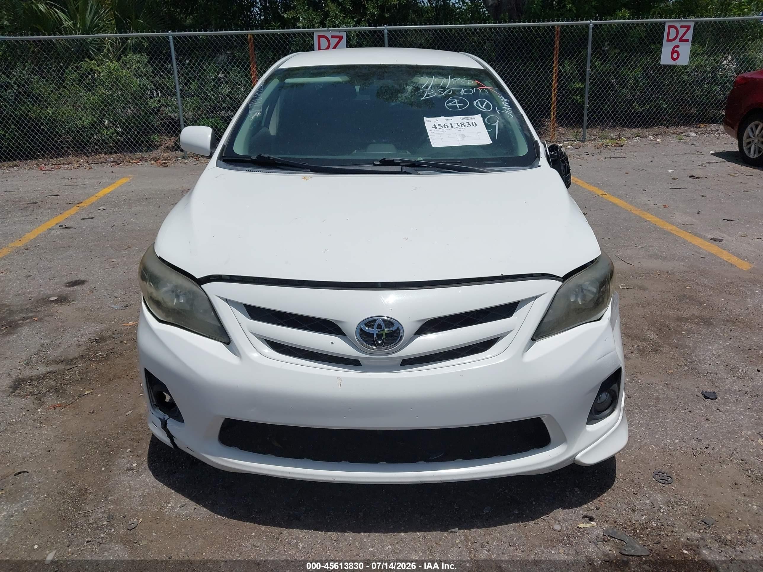 2013 Toyota Corolla S White vin: 5YFBU4EE4DP184329