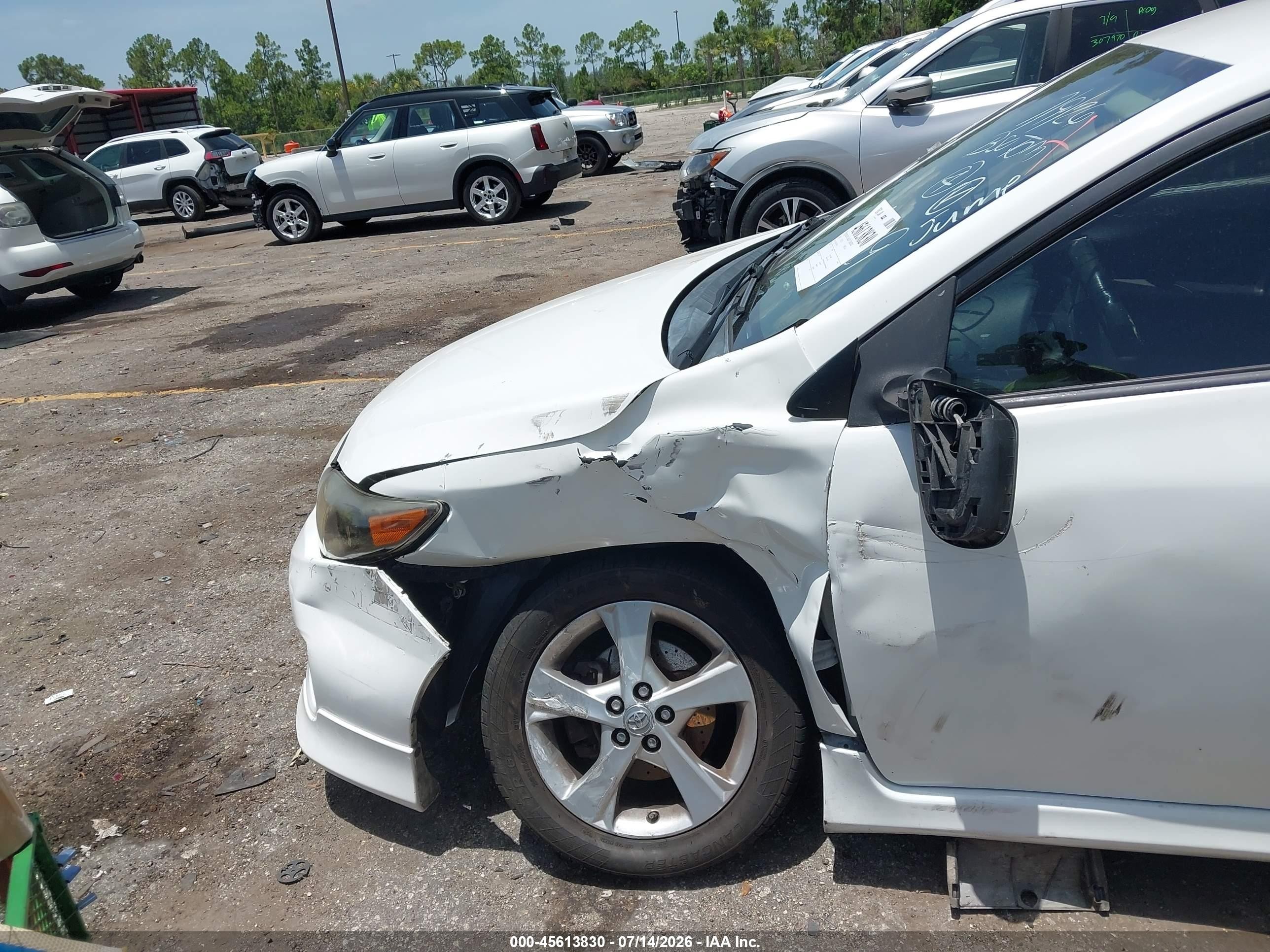 2013 Toyota Corolla S White vin: 5YFBU4EE4DP184329