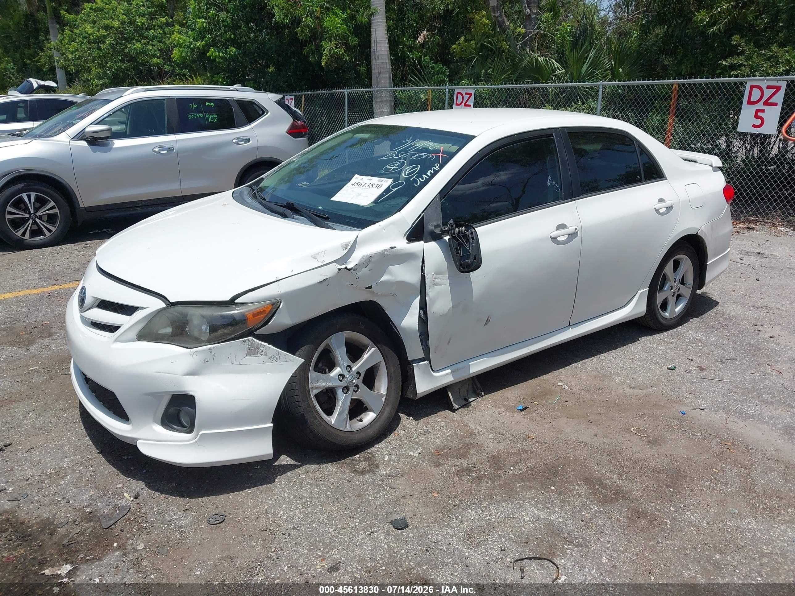 2013 Toyota Corolla S White vin: 5YFBU4EE4DP184329