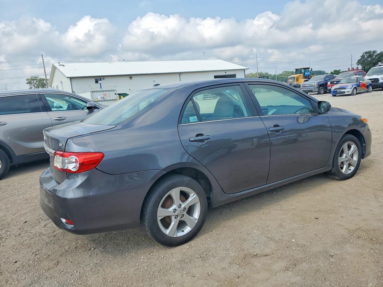 2013 Toyota Corolla Le Gray vin: 5YFBU4EE4DP198828