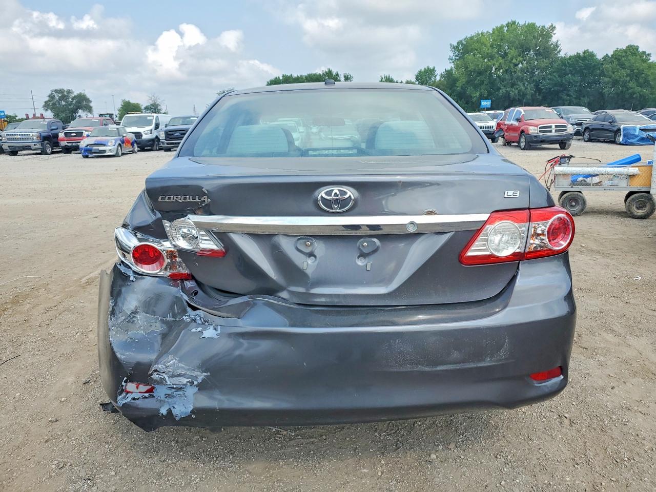 2013 Toyota Corolla Le Gray vin: 5YFBU4EE4DP198828