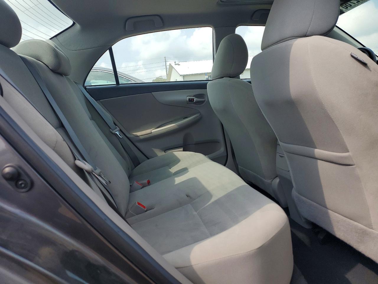 2013 Toyota Corolla Le Gray vin: 5YFBU4EE4DP198828