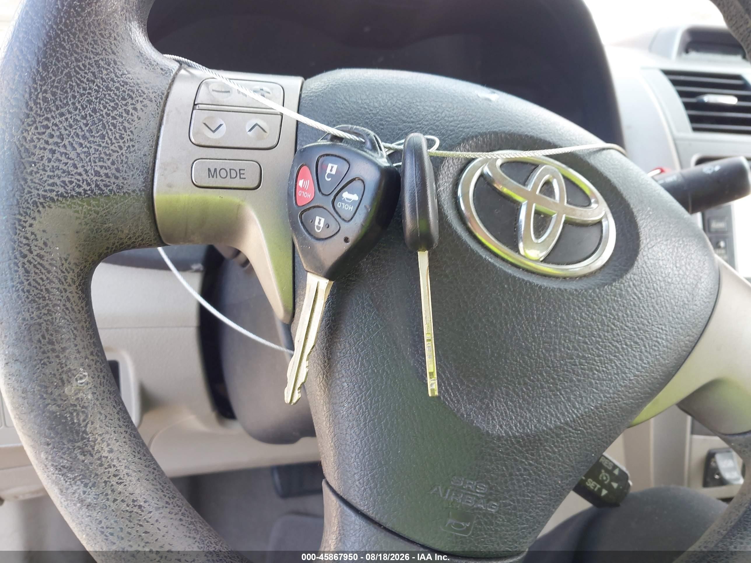 2013 Toyota Corolla Le Red vin: 5YFBU4EE4DP199171