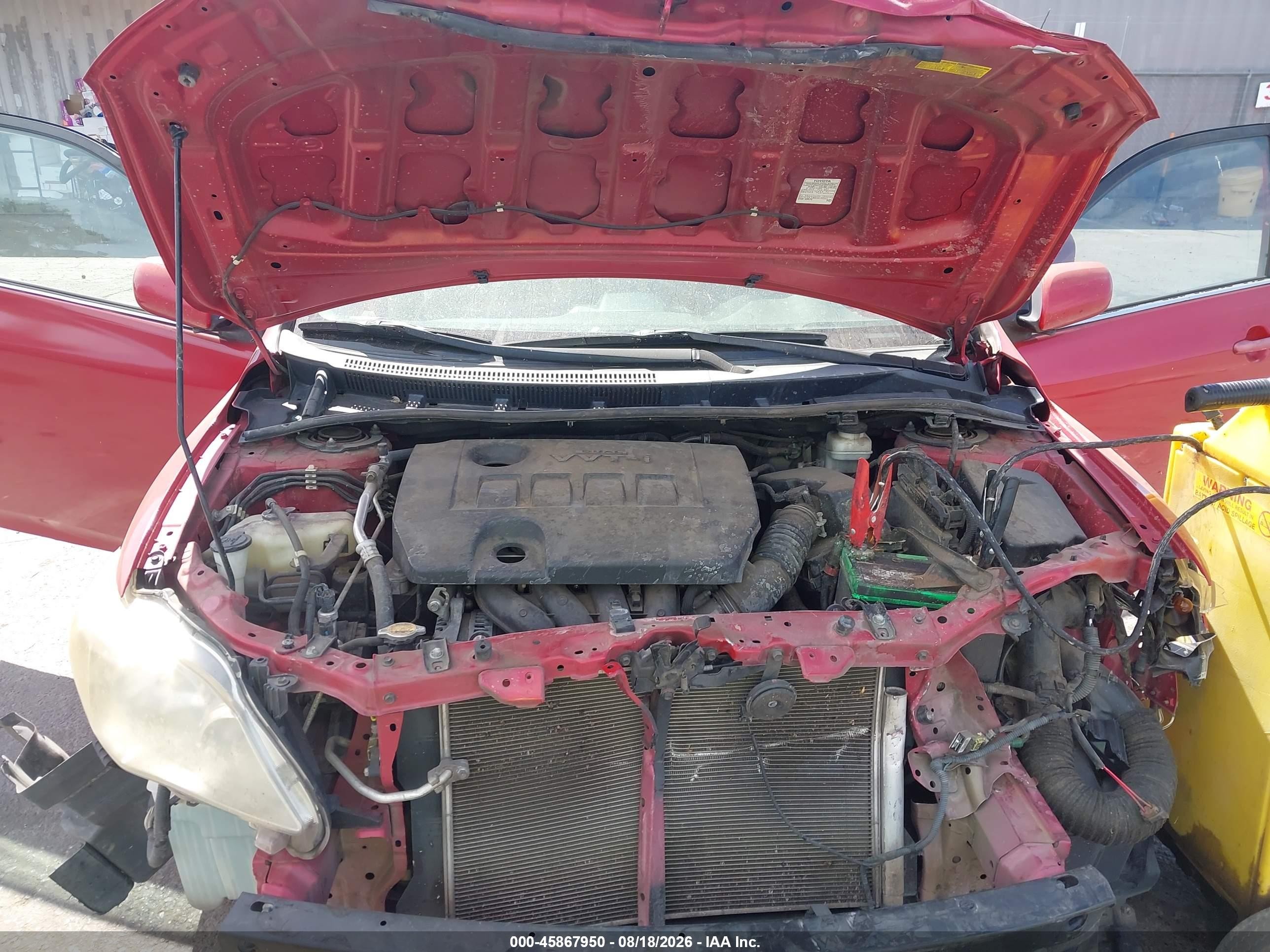 2013 Toyota Corolla Le Red vin: 5YFBU4EE4DP199171