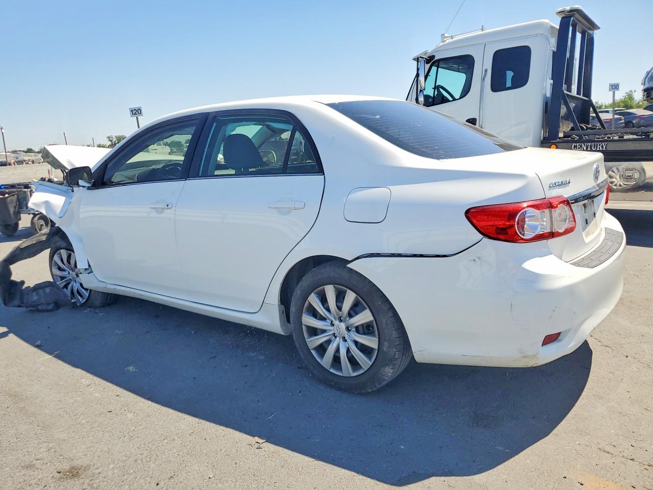 2013 Toyota Corolla Le White vin: 5YFBU4EE4DP202201