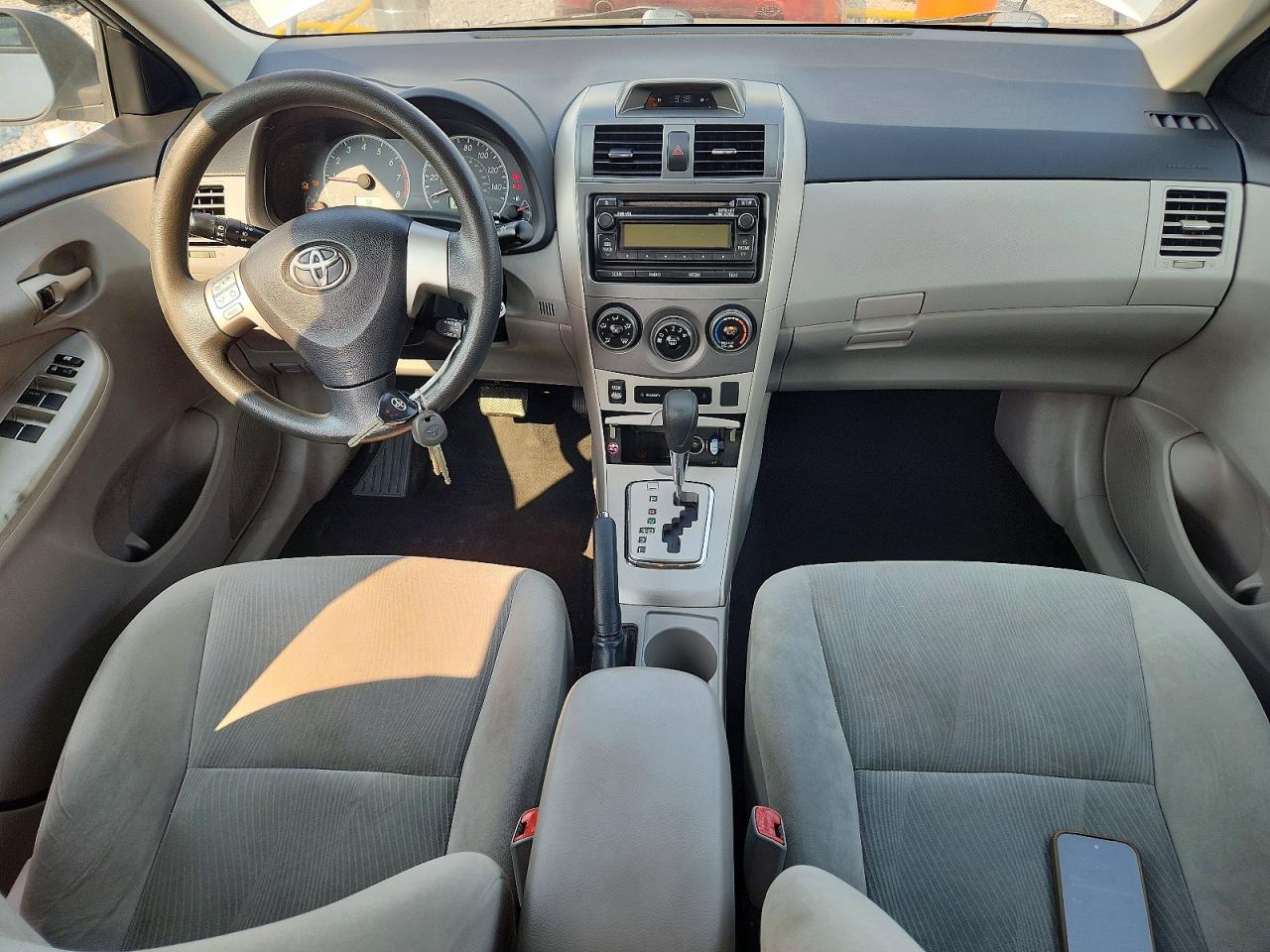 2012 Toyota Corolla Le Silver vin: 5YFBU4EE5CP032610