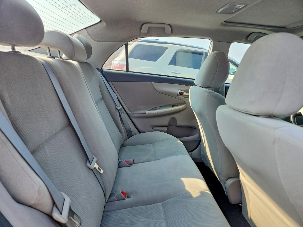 2012 Toyota Corolla Le Silver vin: 5YFBU4EE5CP032610