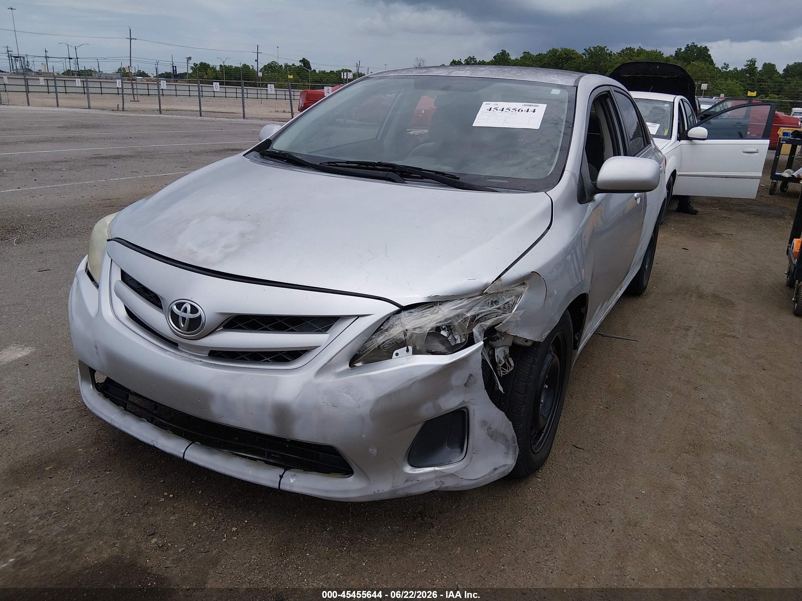 2012 Toyota Corolla Le Silver vin: 5YFBU4EE5CP065221