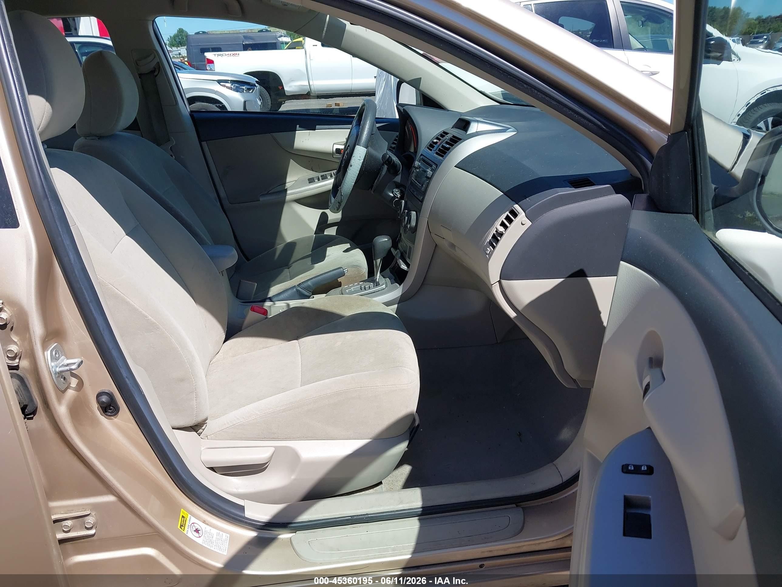 2012 Toyota Corolla Le Gold vin: 5YFBU4EE5CP069074