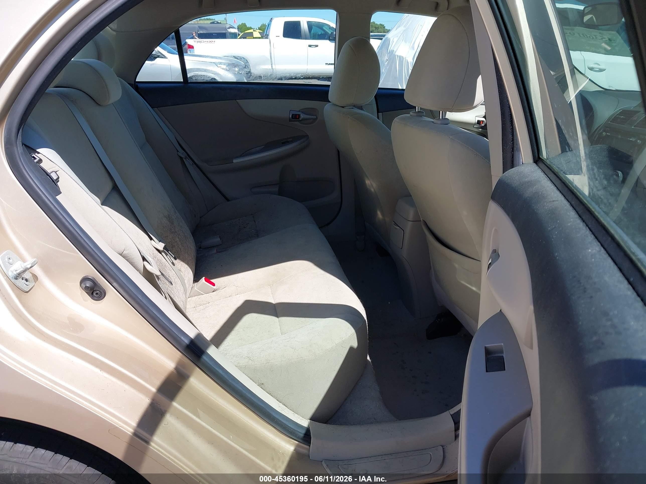 2012 Toyota Corolla Le Gold vin: 5YFBU4EE5CP069074