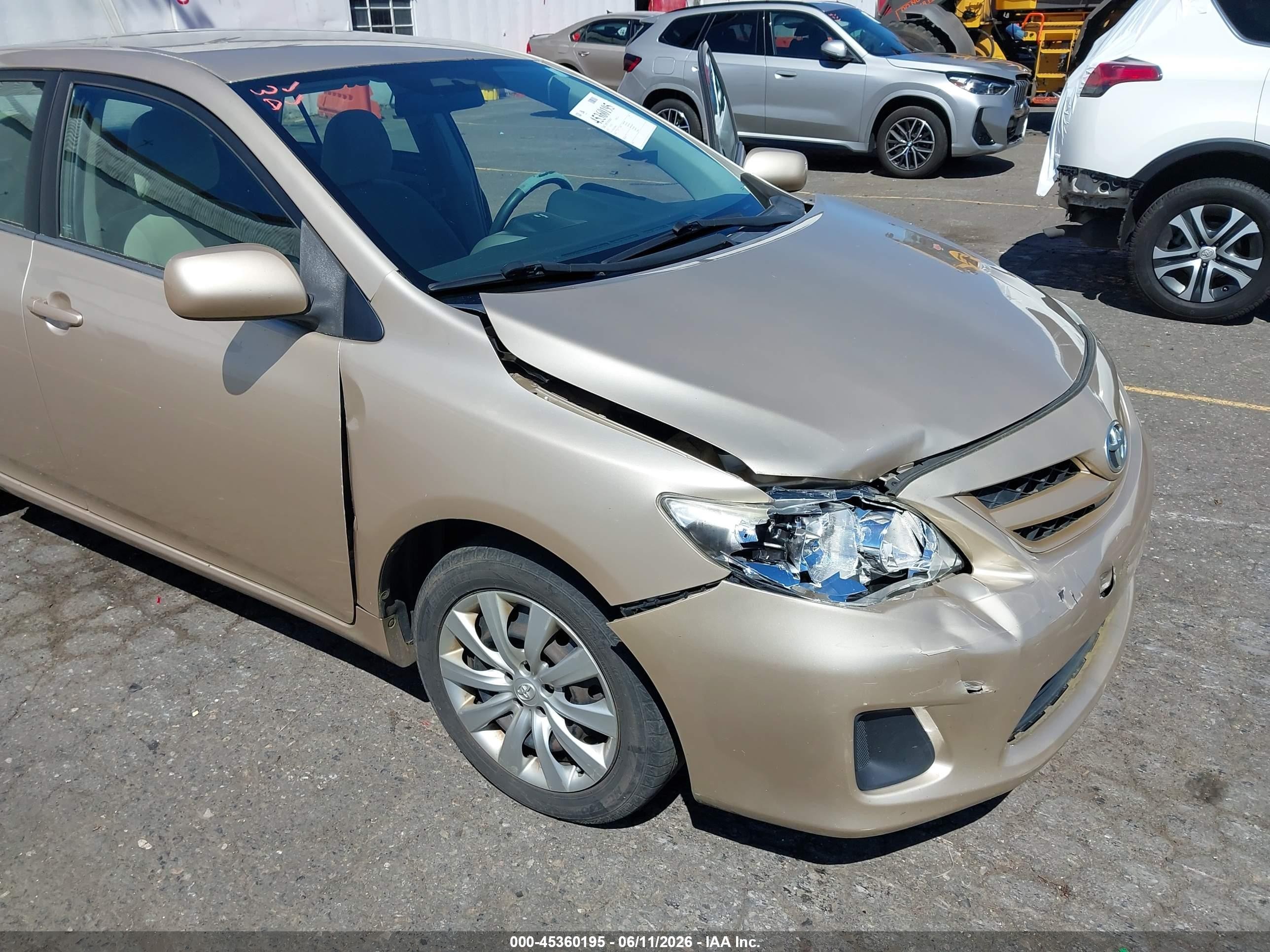 2012 Toyota Corolla Le Gold vin: 5YFBU4EE5CP069074
