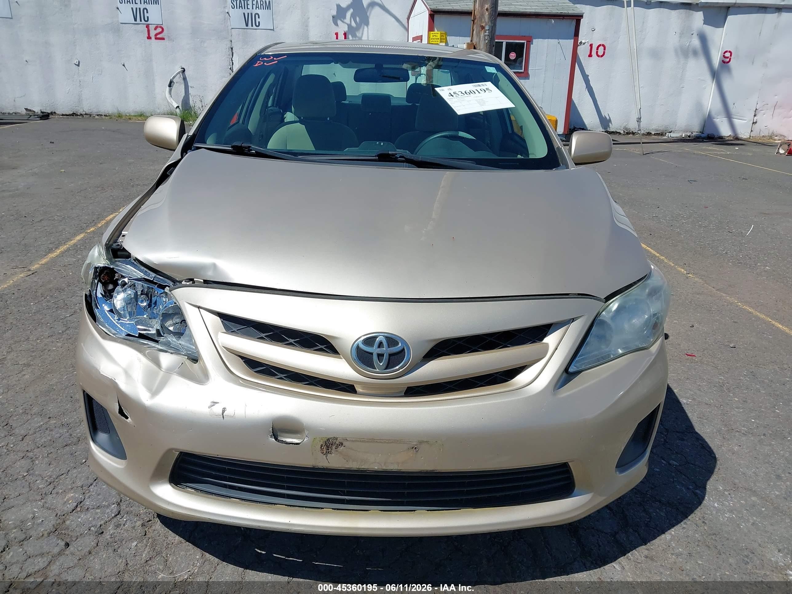 2012 Toyota Corolla Le Gold vin: 5YFBU4EE5CP069074
