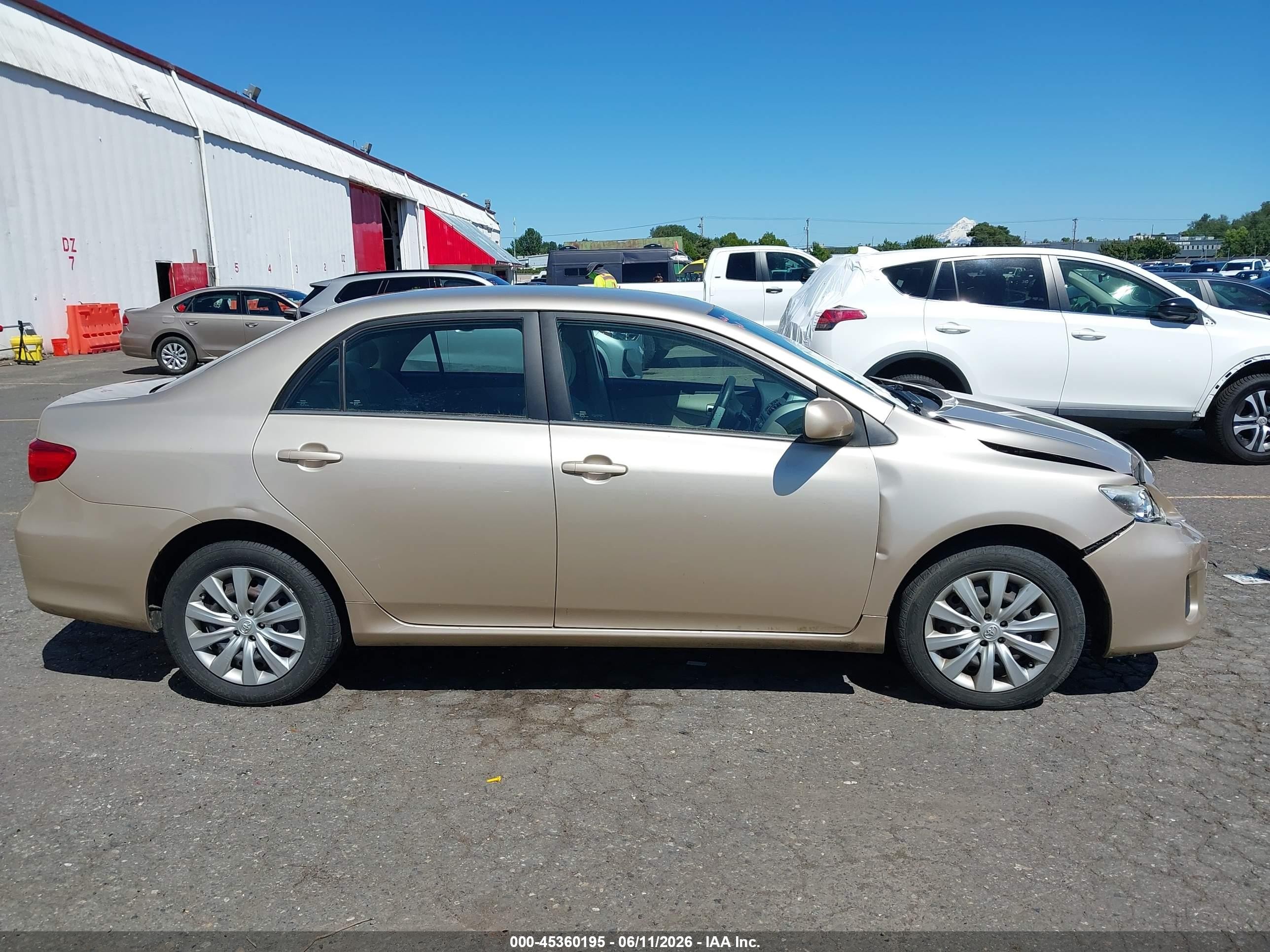 2012 Toyota Corolla Le Gold vin: 5YFBU4EE5CP069074