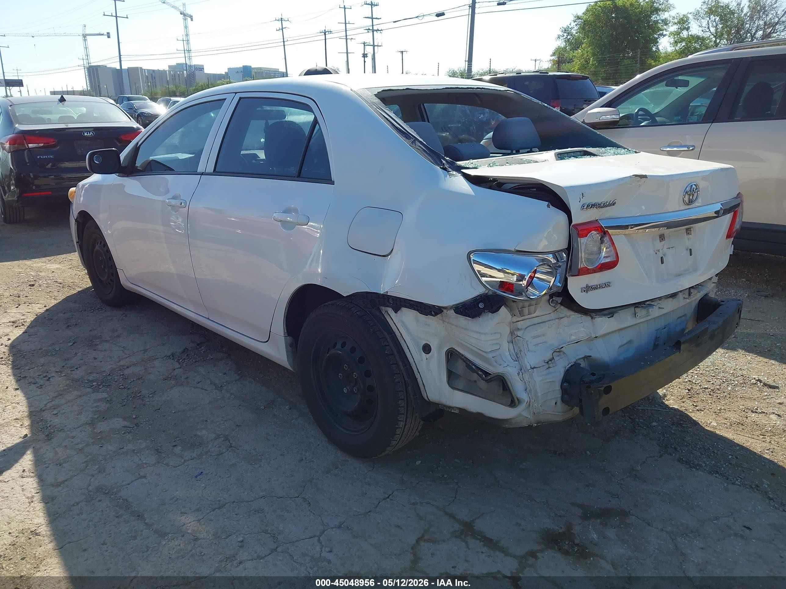 2013 Toyota Corolla L White vin: 5YFBU4EE5DP090296
