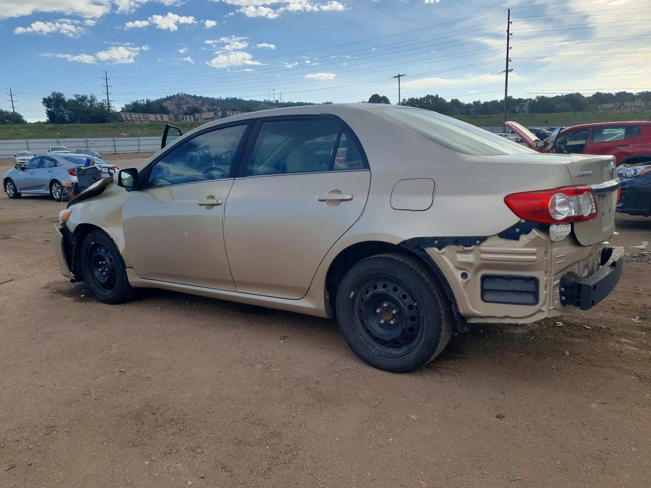2013 Toyota Corolla Le Tan vin: 5YFBU4EE5DP115598