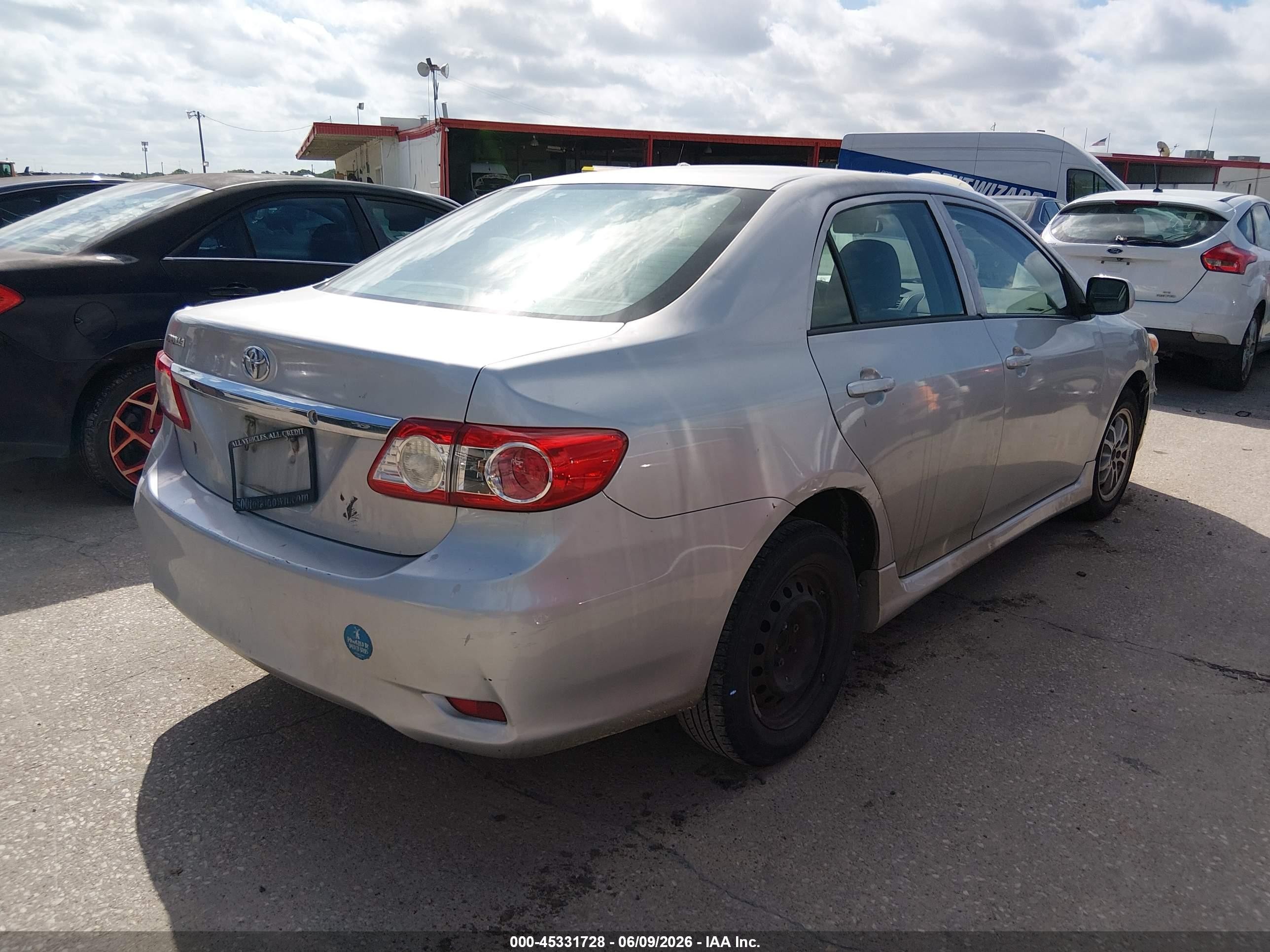 2013 Toyota Corolla L Silver vin: 5YFBU4EE5DP131851