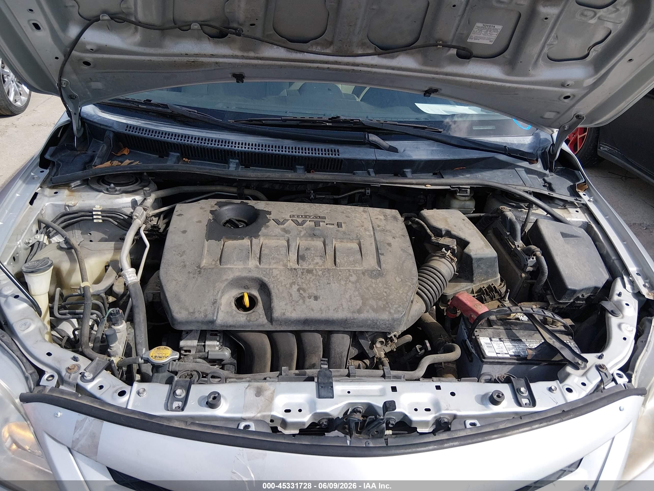 2013 Toyota Corolla L Silver vin: 5YFBU4EE5DP131851