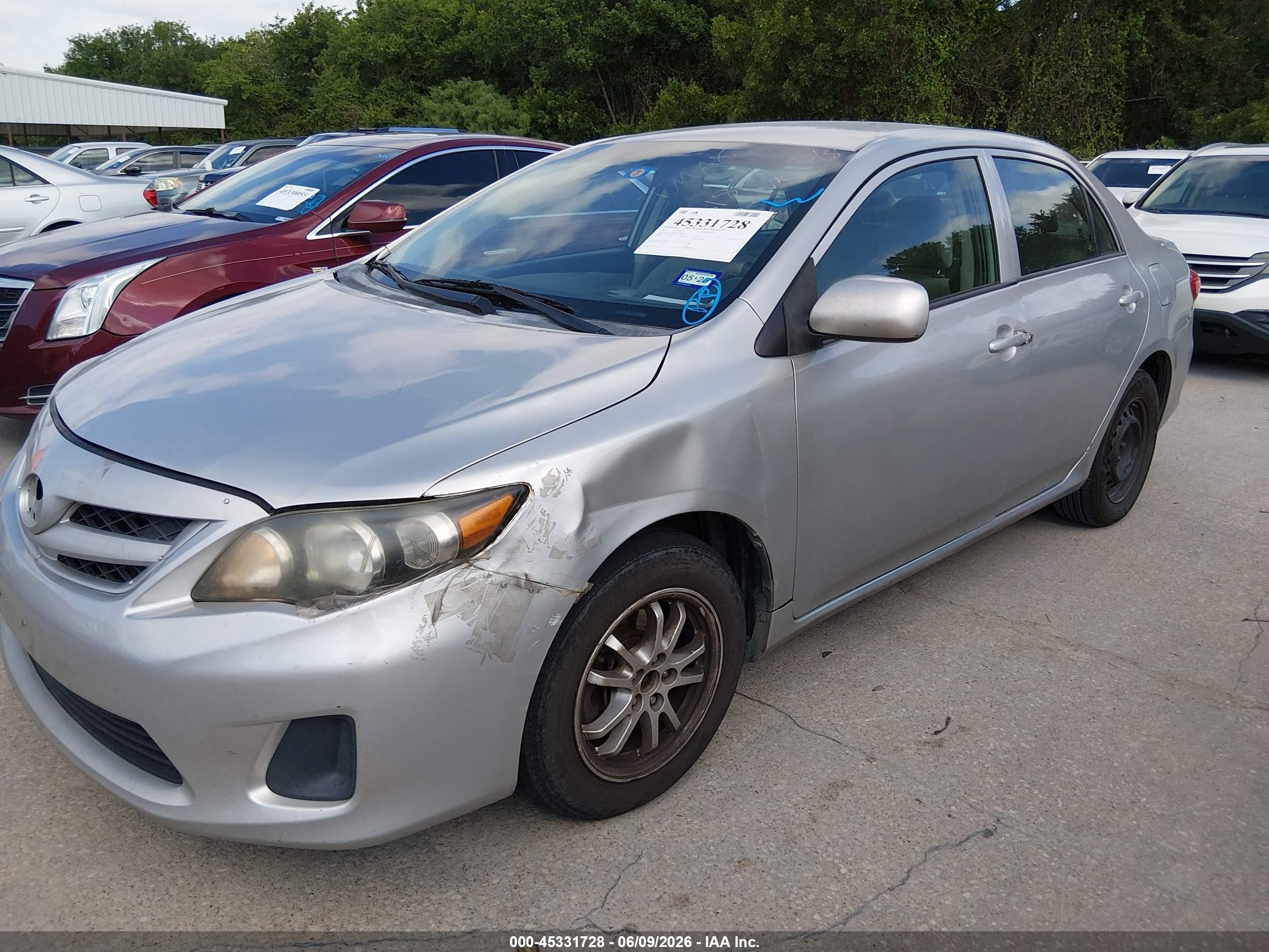 2013 Toyota Corolla L Silver vin: 5YFBU4EE5DP131851