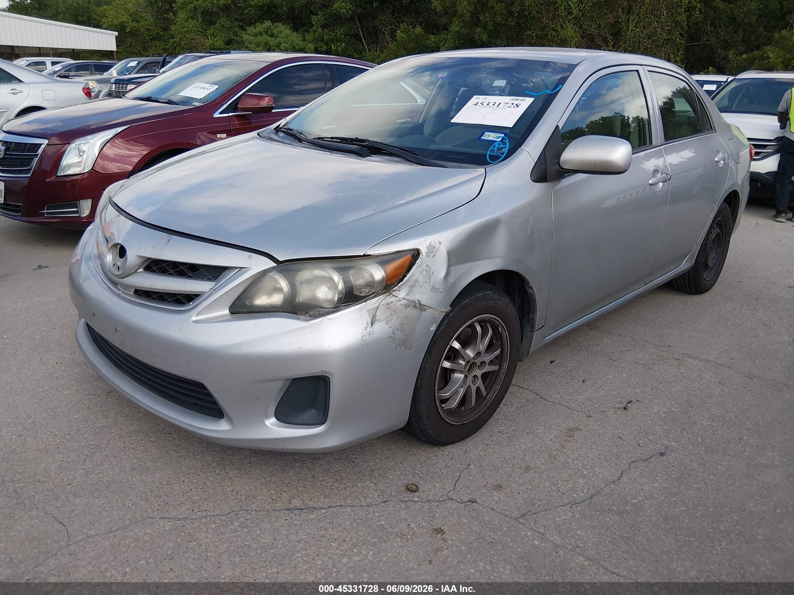 2013 Toyota Corolla L Silver vin: 5YFBU4EE5DP131851