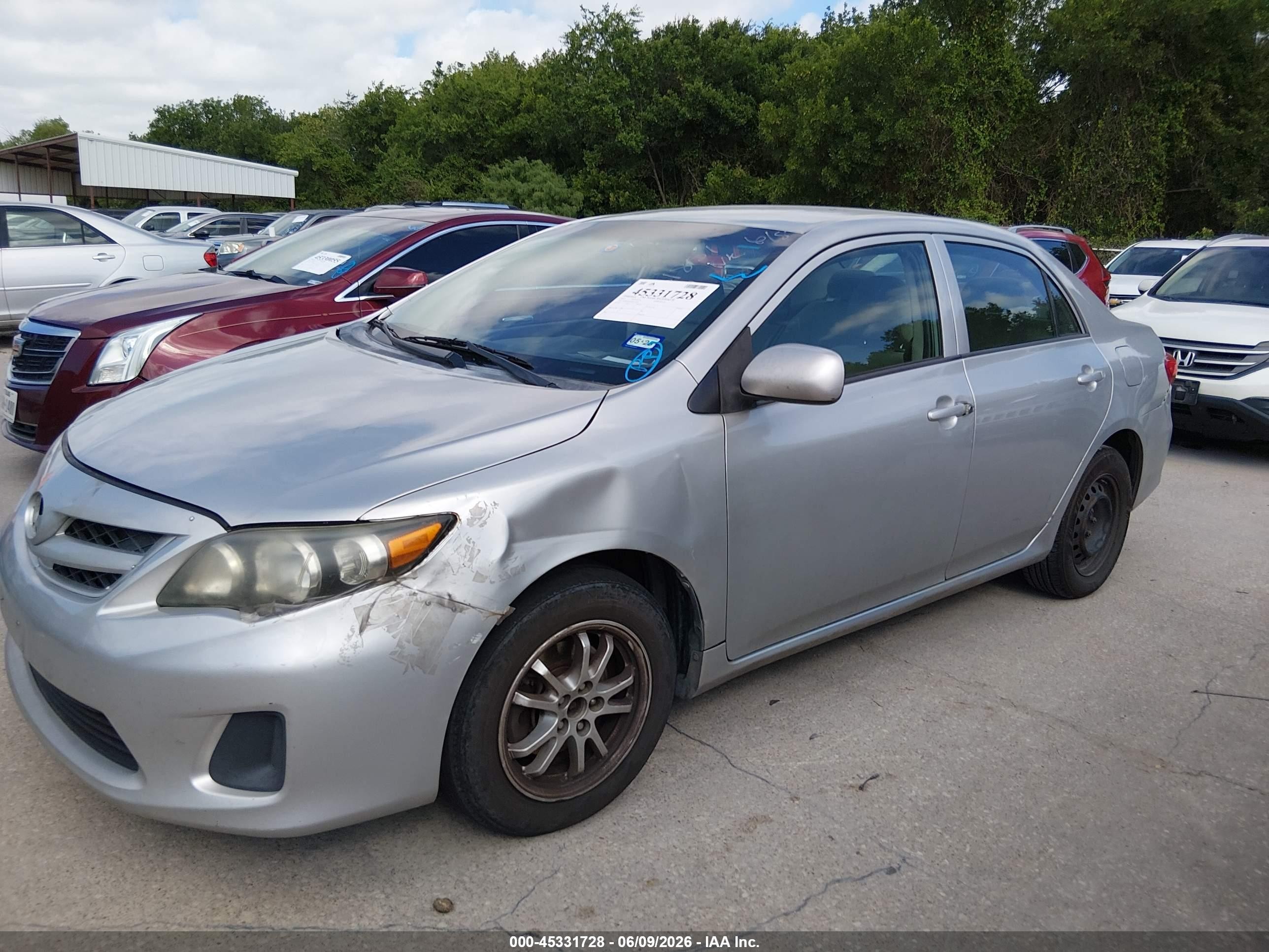 2013 Toyota Corolla L Silver vin: 5YFBU4EE5DP131851