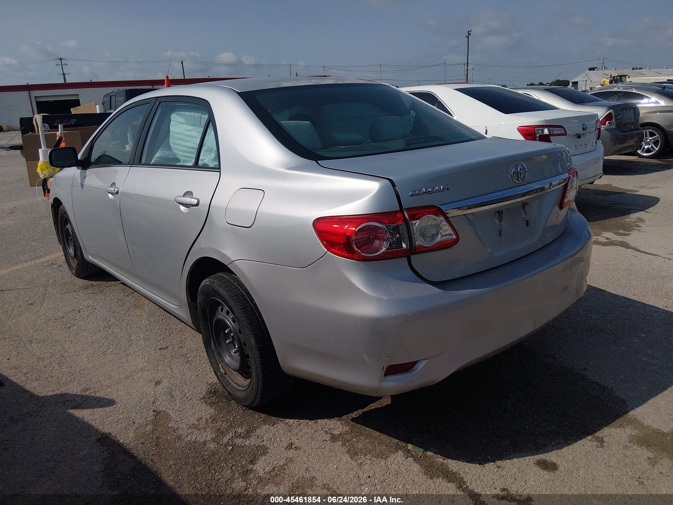 2013 Toyota Corolla Le Silver vin: 5YFBU4EE5DP138072