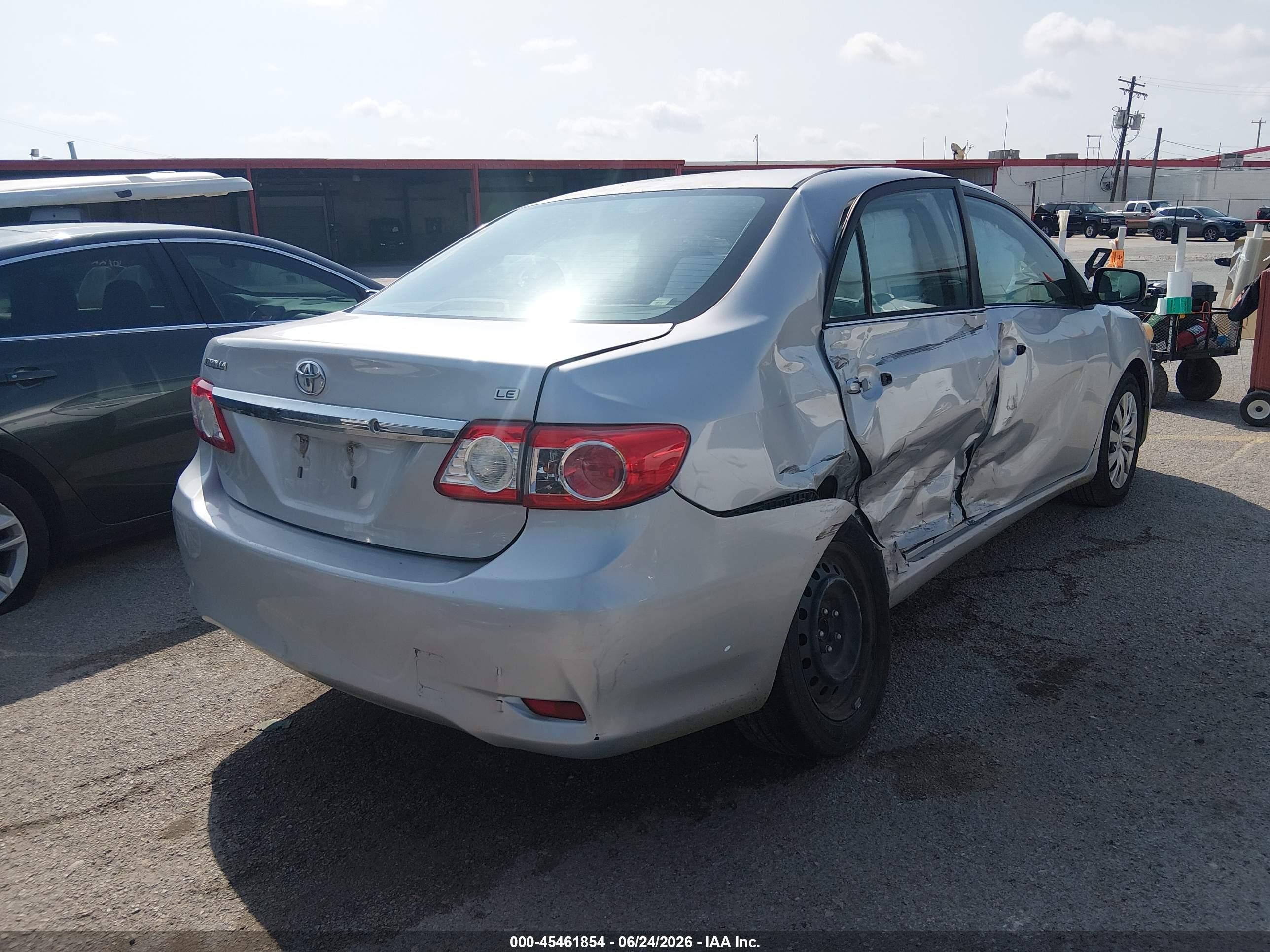 2013 Toyota Corolla Le Silver vin: 5YFBU4EE5DP138072