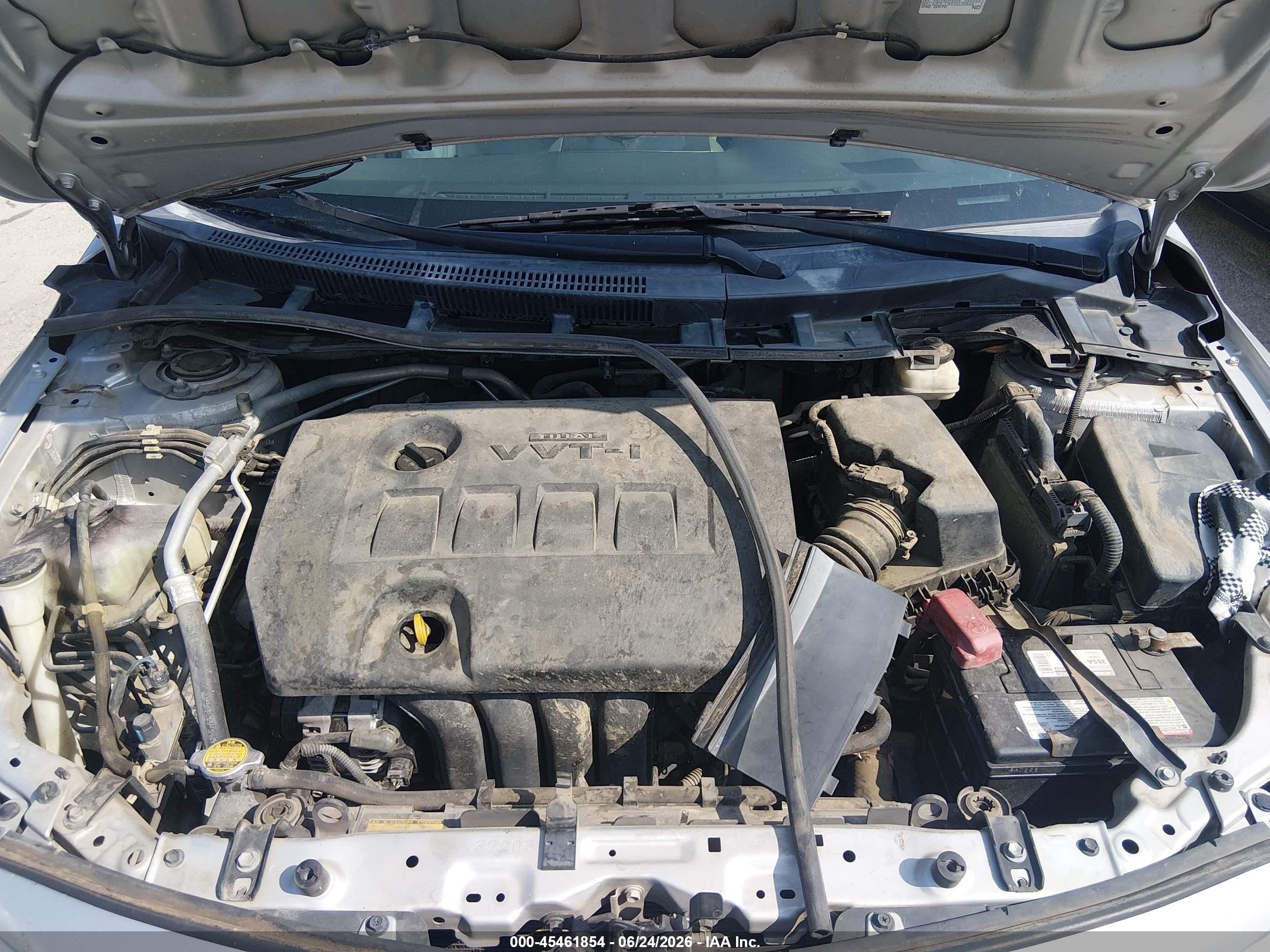 2013 Toyota Corolla Le Silver vin: 5YFBU4EE5DP138072