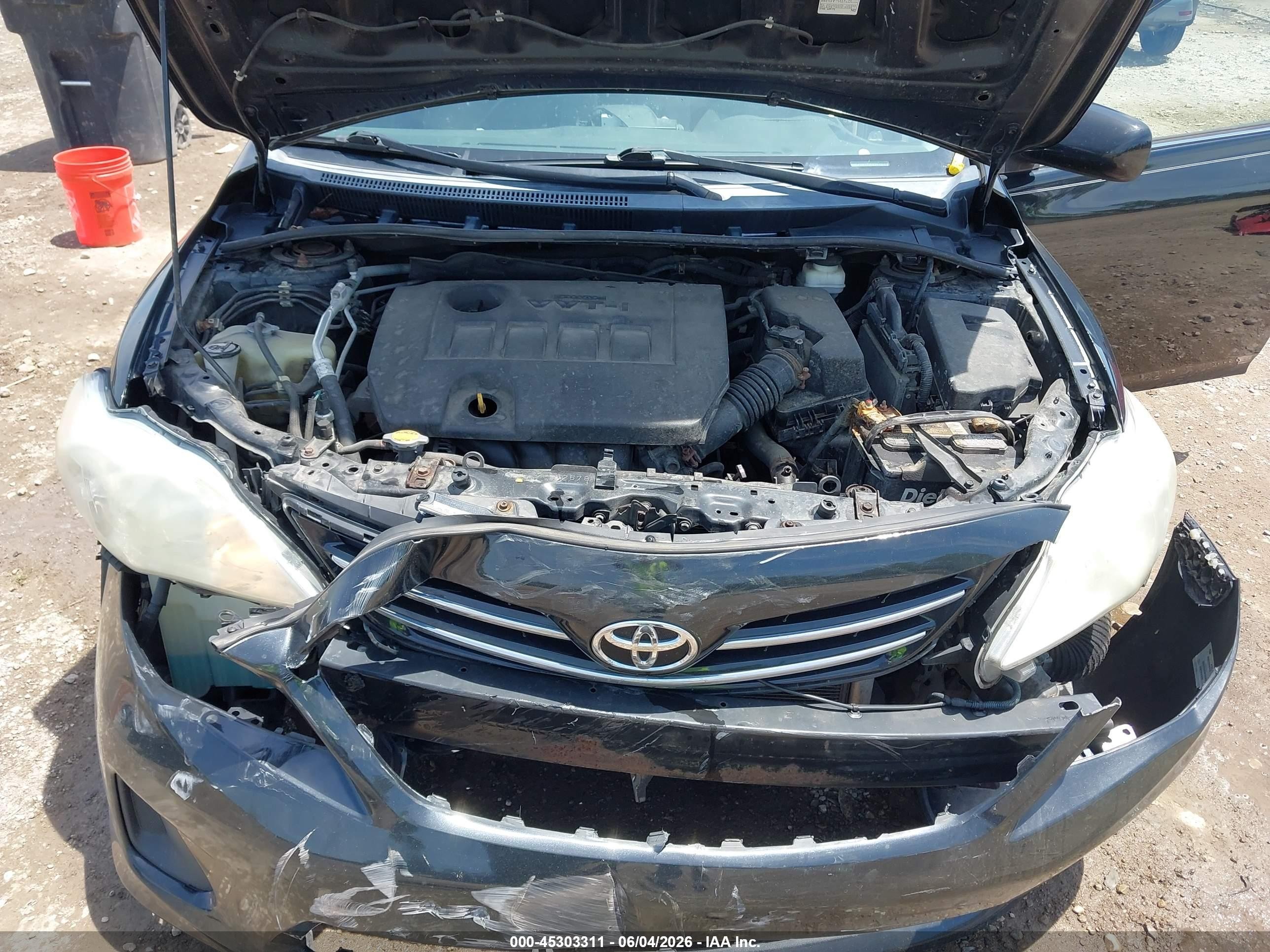 2013 Toyota Corolla Le Black vin: 5YFBU4EE5DP153445