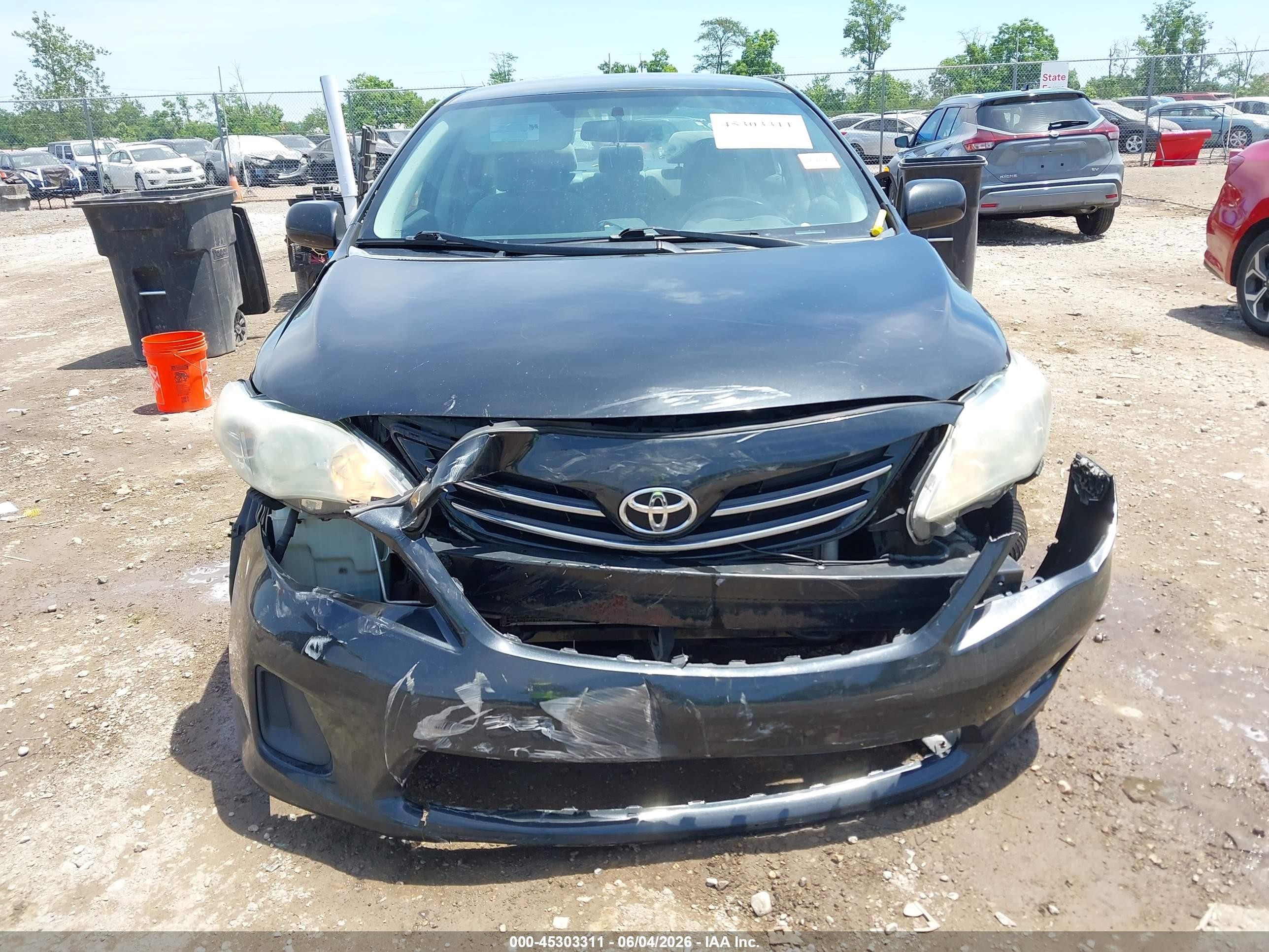 2013 Toyota Corolla Le Black vin: 5YFBU4EE5DP153445