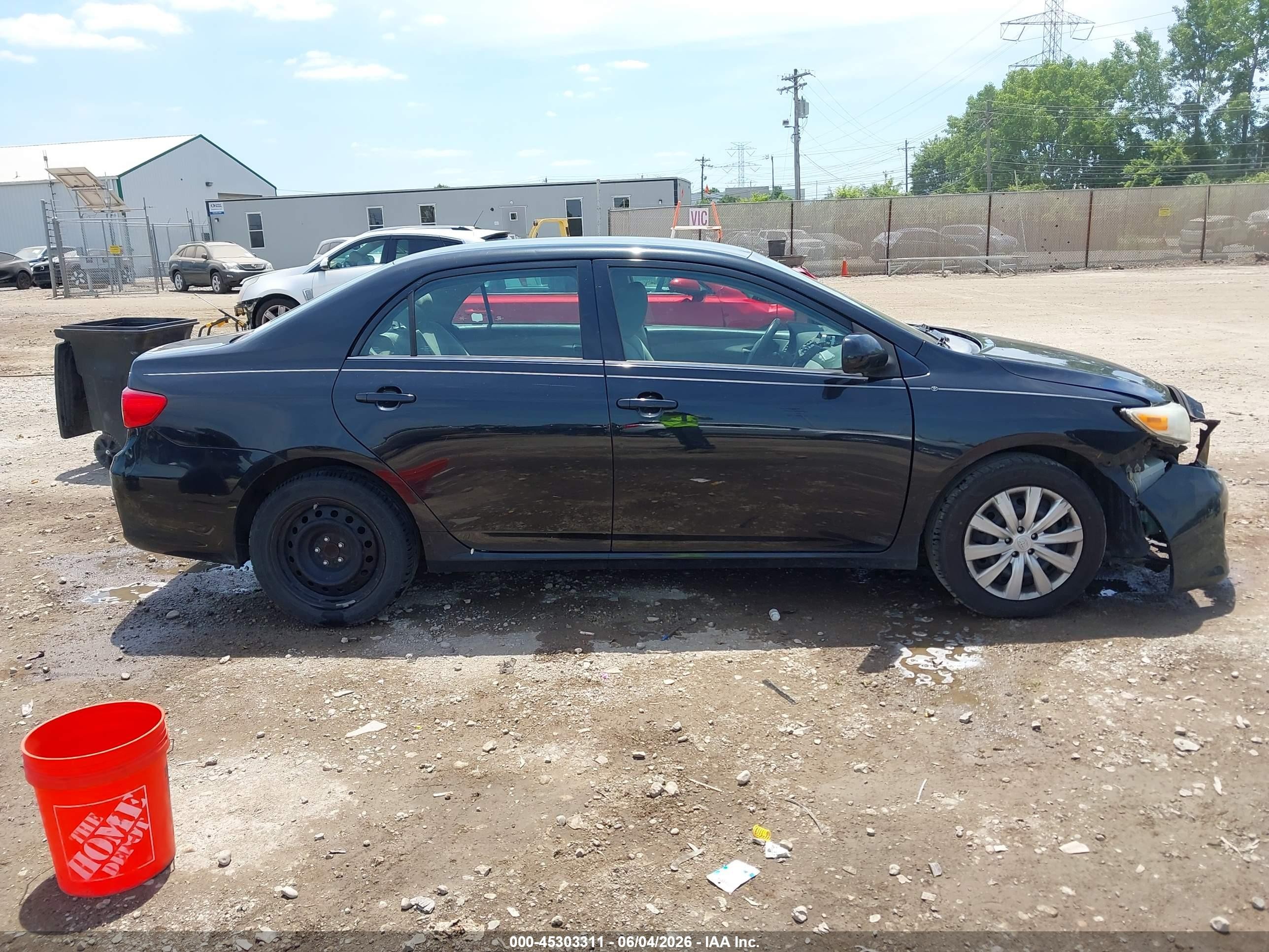 2013 Toyota Corolla Le Black vin: 5YFBU4EE5DP153445
