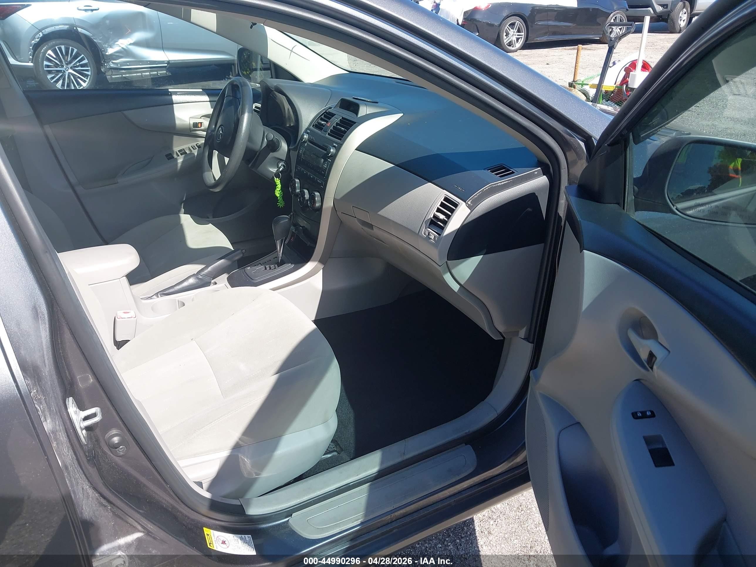 2013 Toyota Corolla L Gray vin: 5YFBU4EE5DP155017