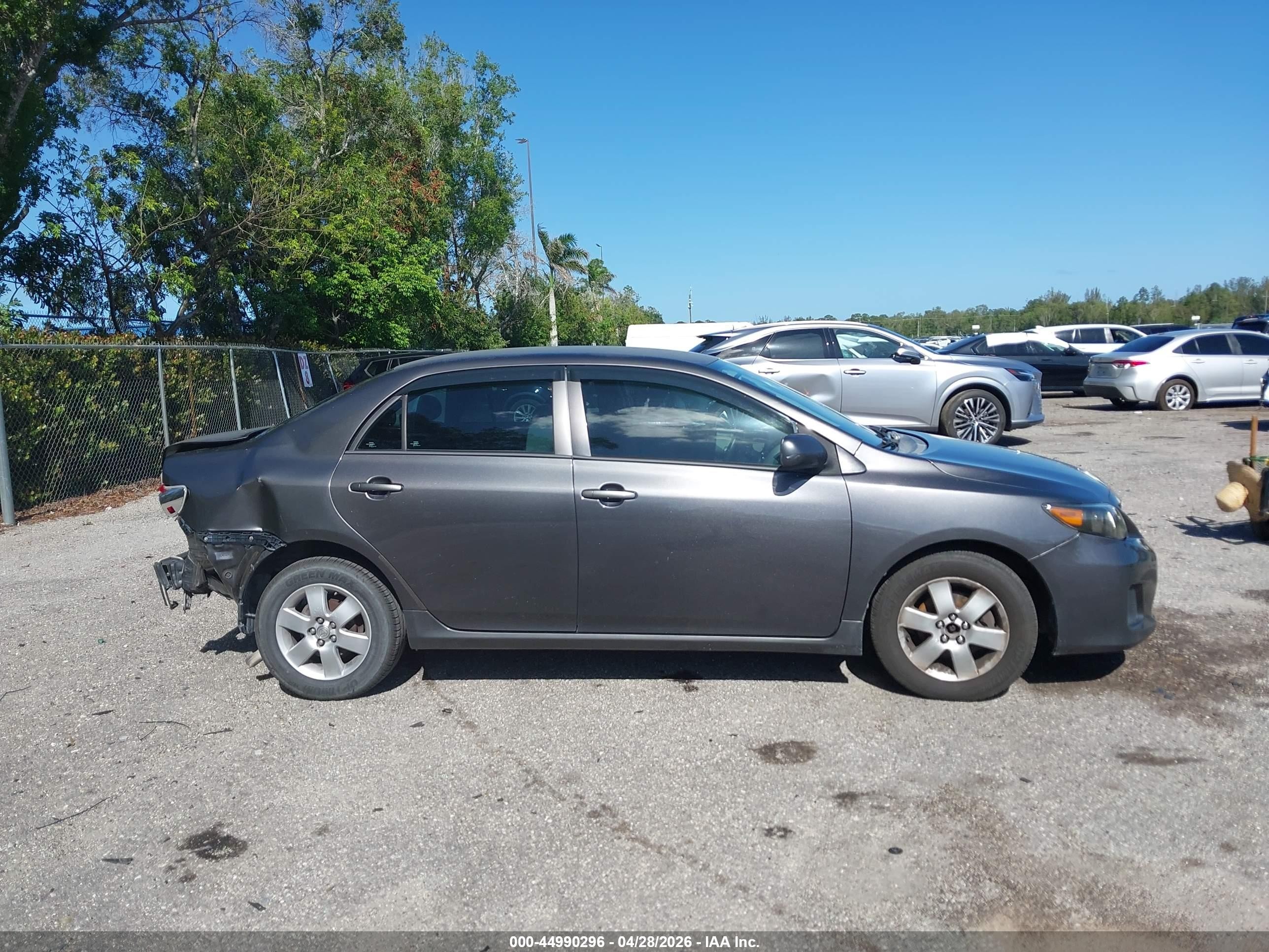 2013 Toyota Corolla L Gray vin: 5YFBU4EE5DP155017
