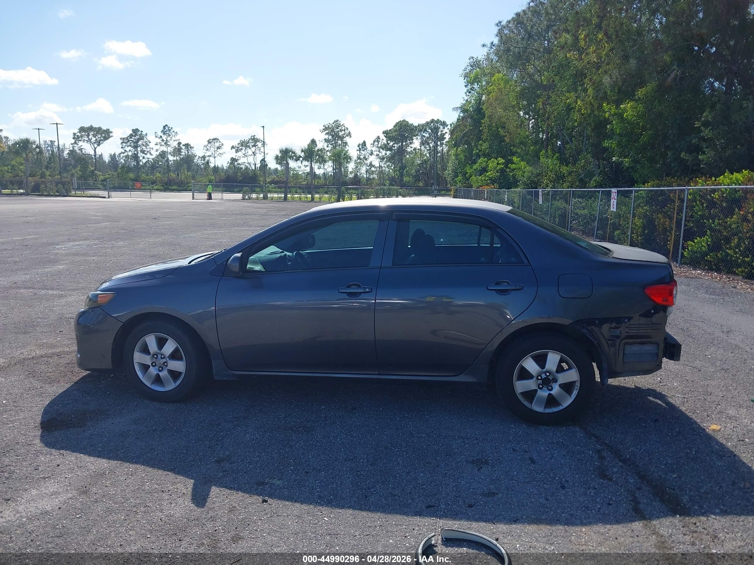 2013 Toyota Corolla L Gray vin: 5YFBU4EE5DP155017