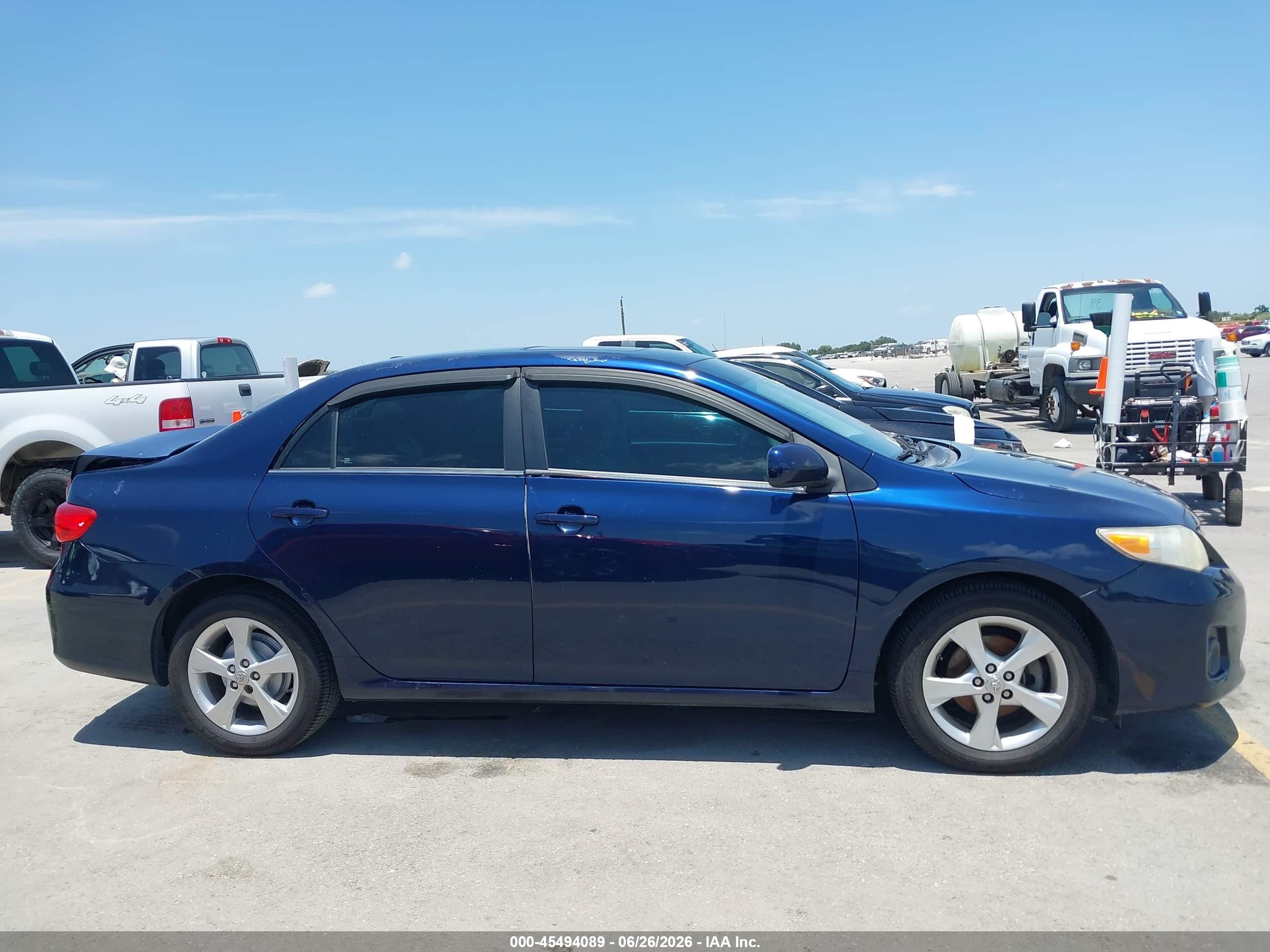 2013 Toyota Corolla Le Dark Blue vin: 5YFBU4EE5DP155129