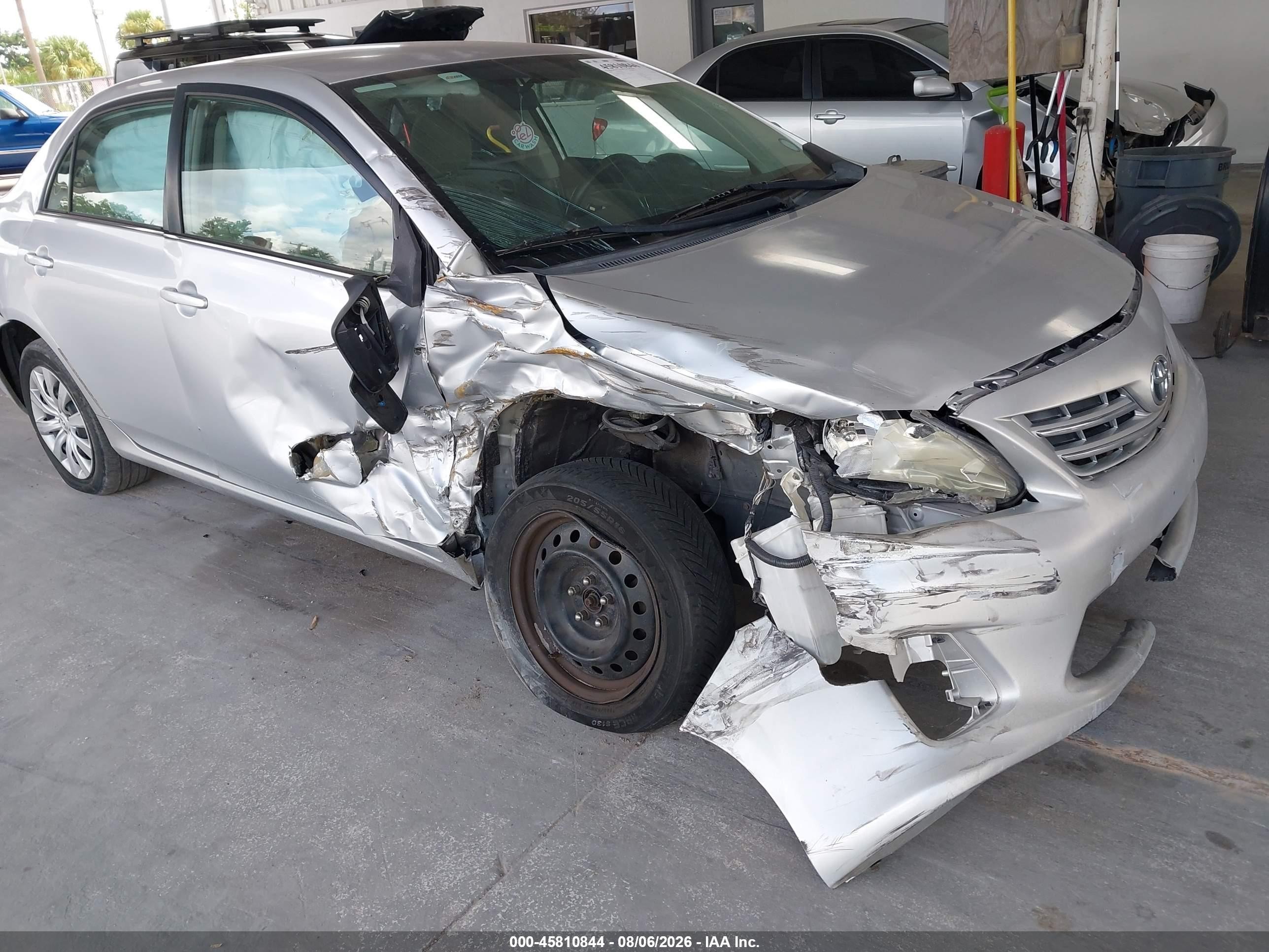 2013 Toyota Corolla Le Silver vin: 5YFBU4EE5DP159116