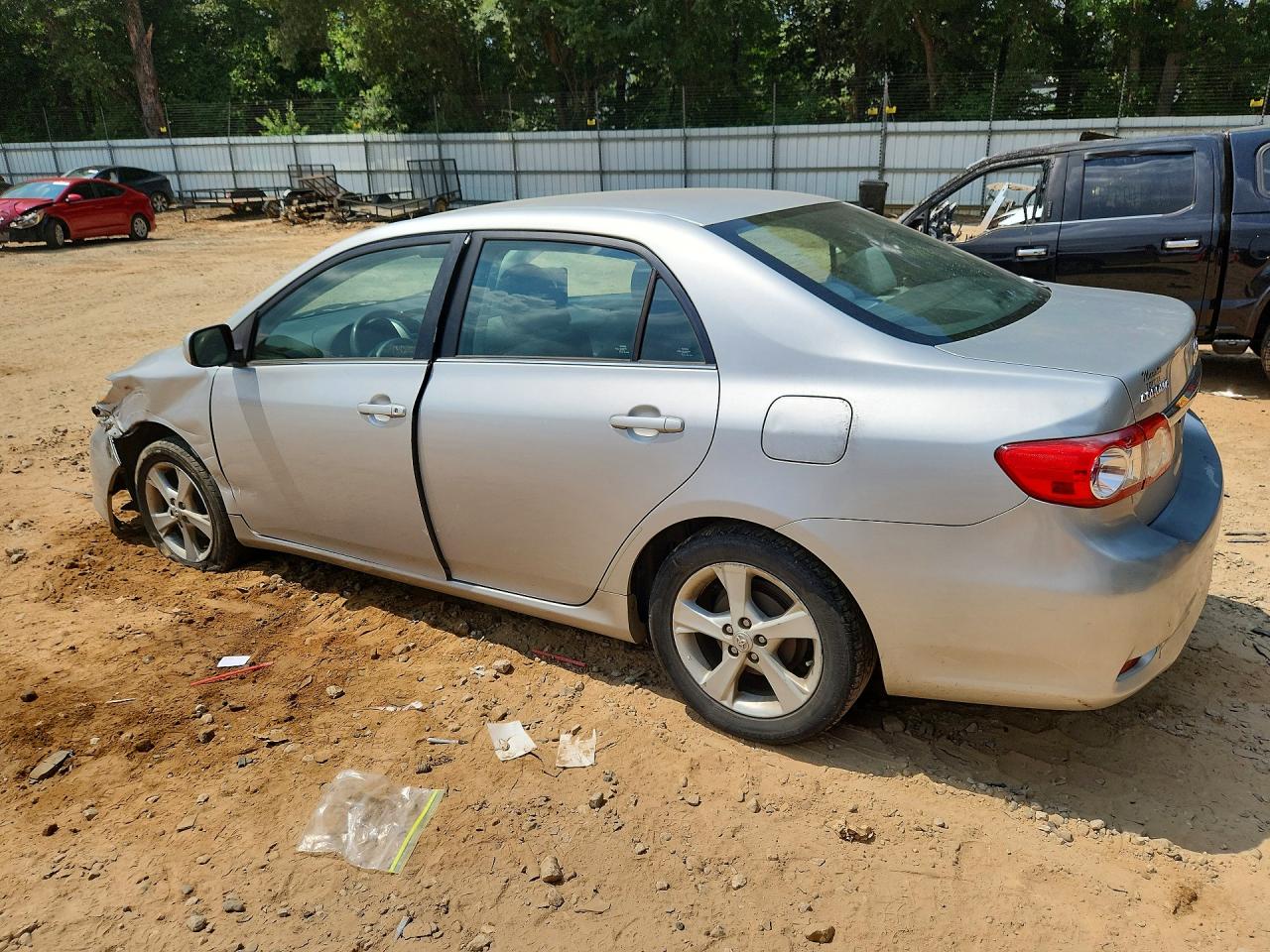 2013 Toyota Corolla Le Silver vin: 5YFBU4EE5DP159388