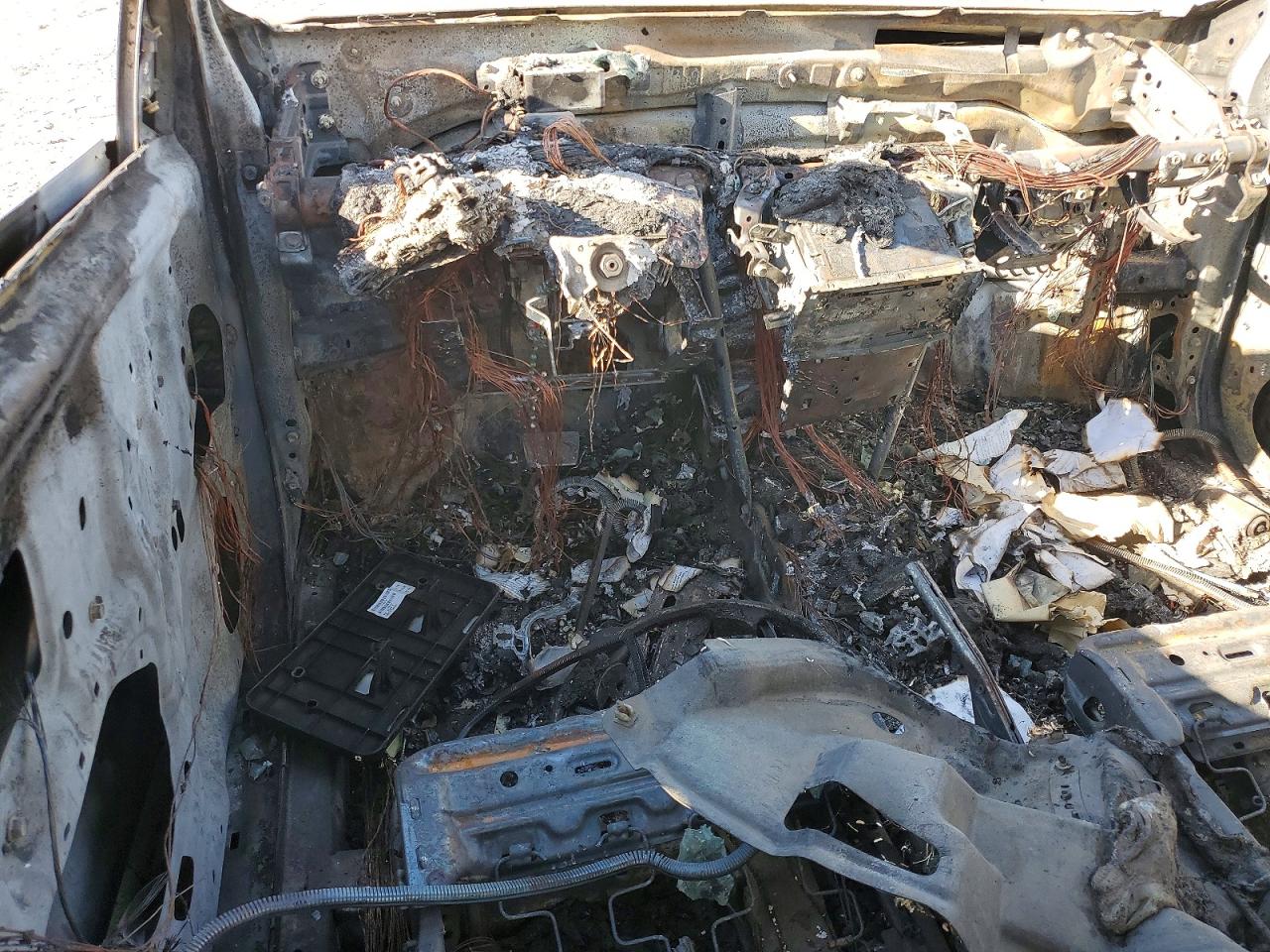 2013 Toyota Corolla L Желто-коричневый vin: 5YFBU4EE5DP162033