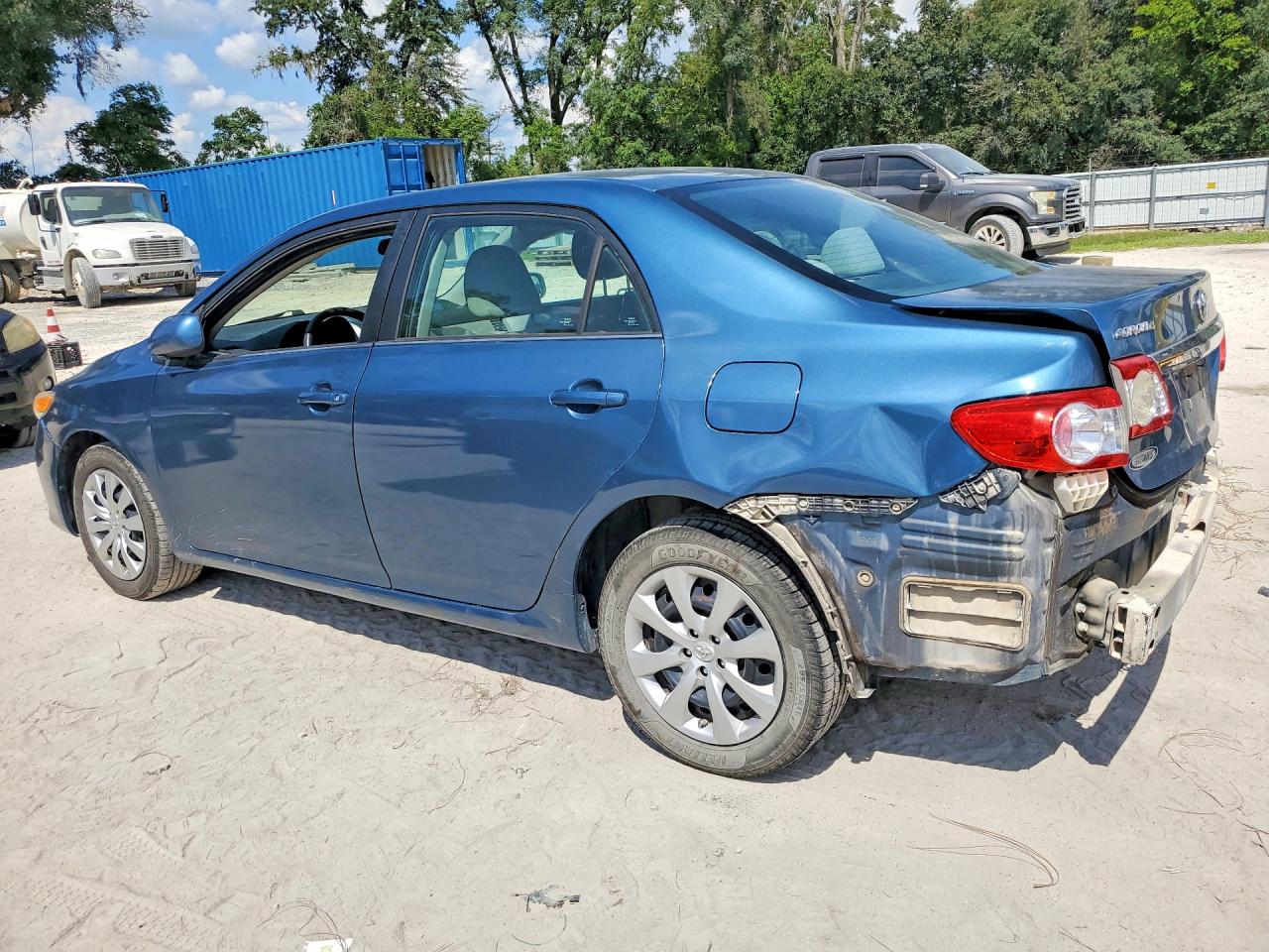 2013 Toyota Corolla Le Blue vin: 5YFBU4EE5DP168141