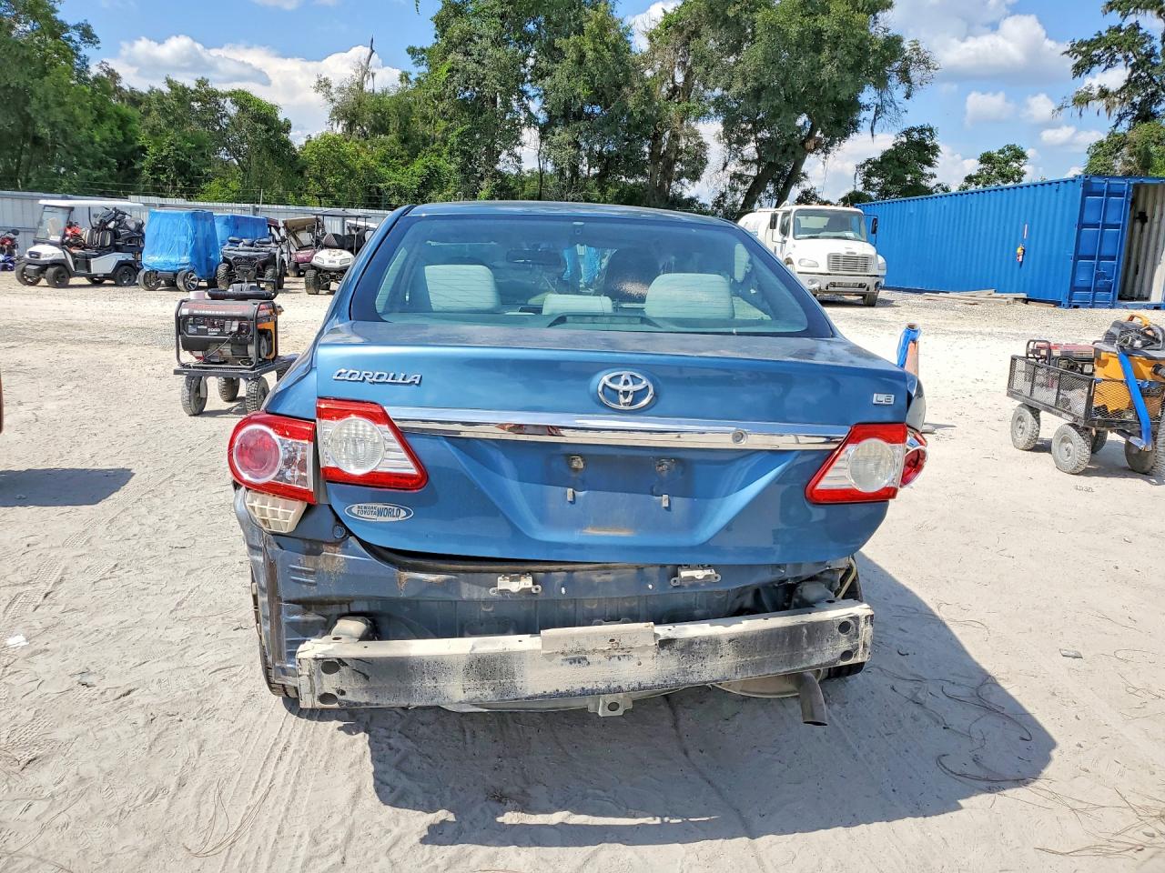 2013 Toyota Corolla Le Blue vin: 5YFBU4EE5DP168141