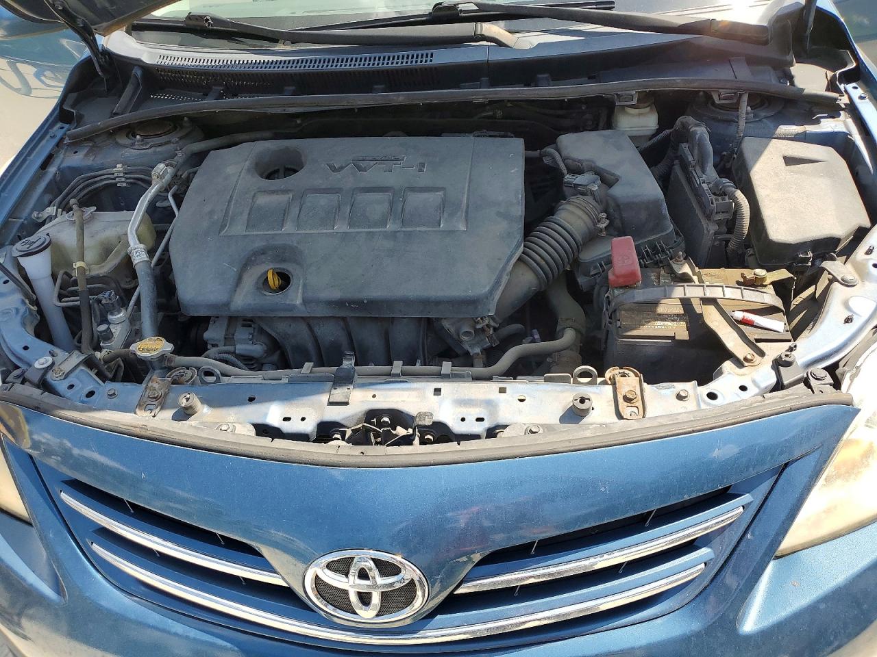 2013 Toyota Corolla Le Blue vin: 5YFBU4EE5DP168141