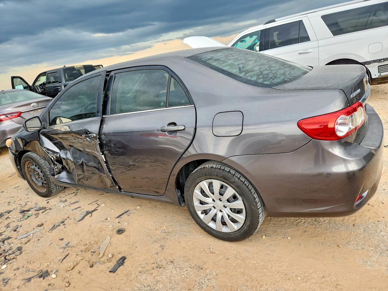 2013 Toyota Corolla Le Gray vin: 5YFBU4EE5DP186946