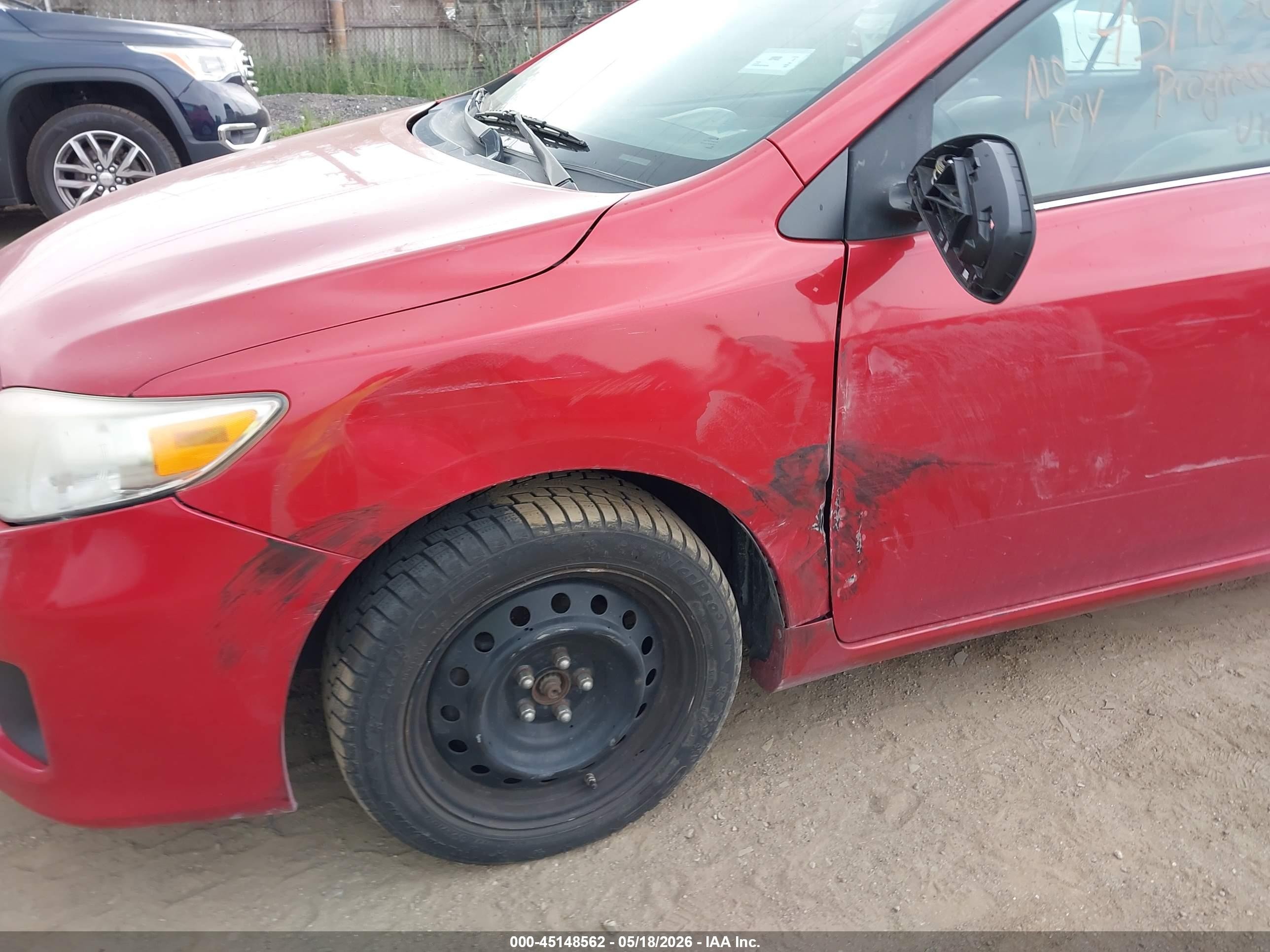 2013 Toyota Corolla Le Red vin: 5YFBU4EE5DP202238
