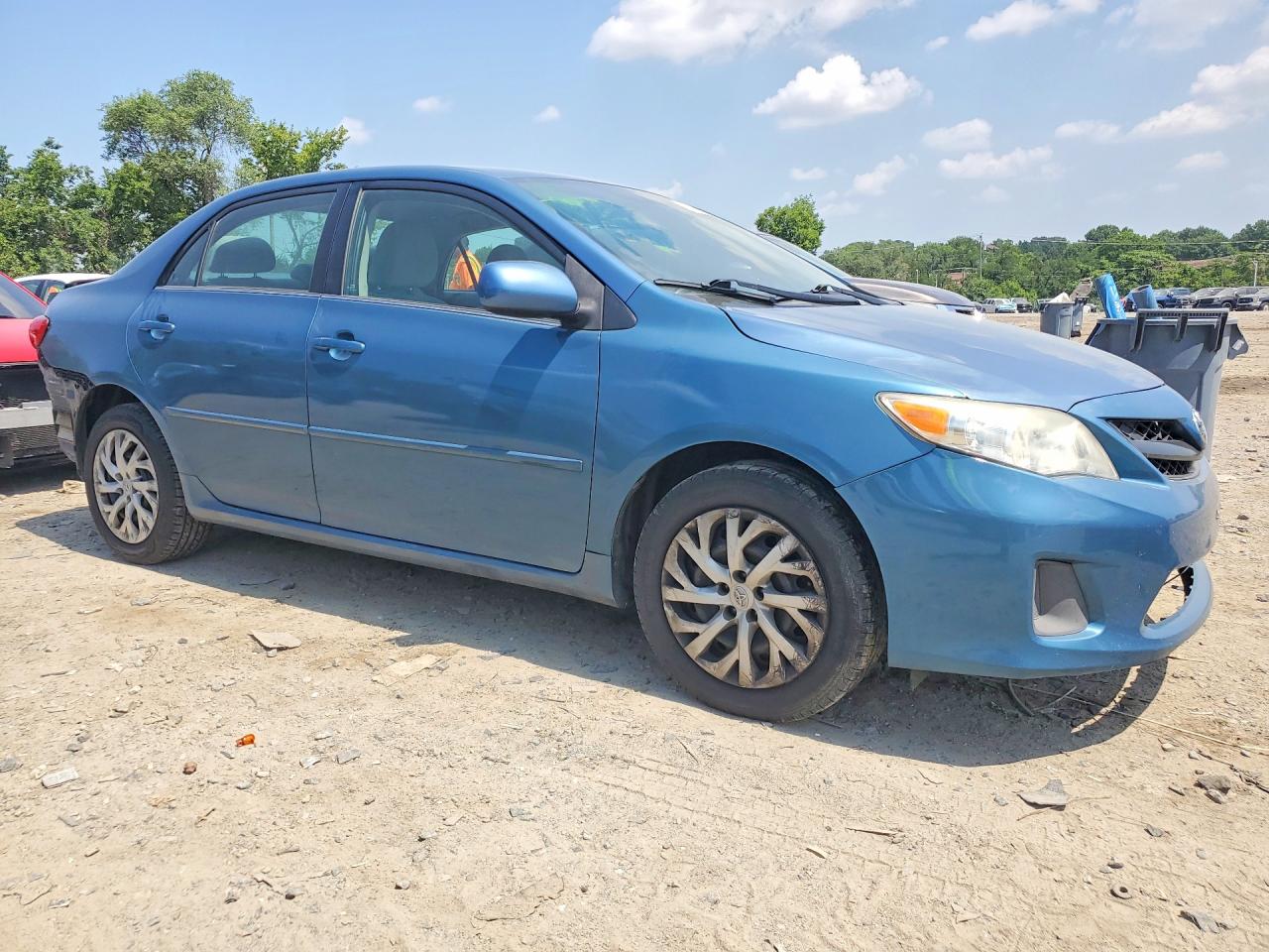 2013 Toyota Corolla Le Blue vin: 5YFBU4EE5DP205317