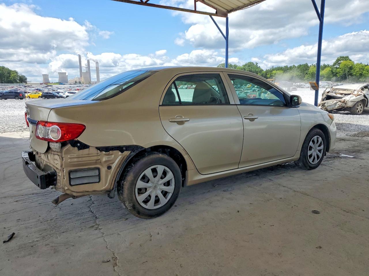 2013 Toyota Corolla L Gold vin: 5YFBU4EE5DP209710