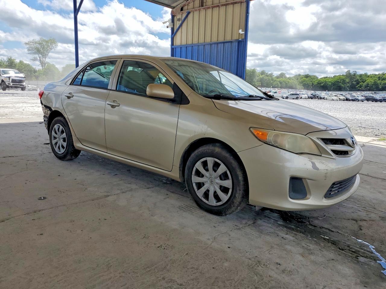 2013 Toyota Corolla L Gold vin: 5YFBU4EE5DP209710